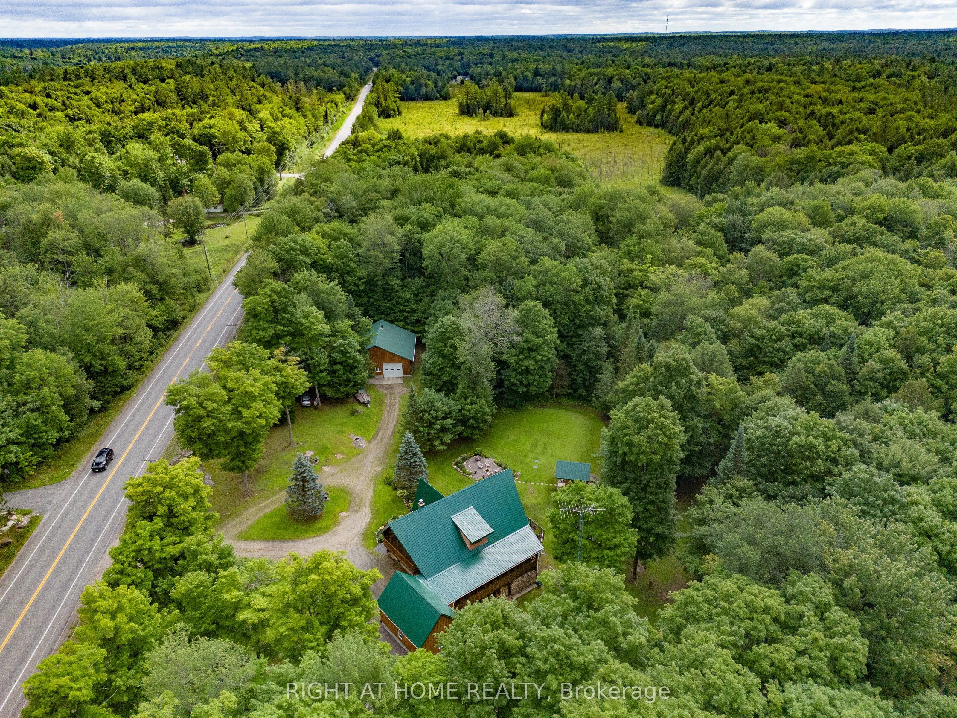 1696 Highway 118 E