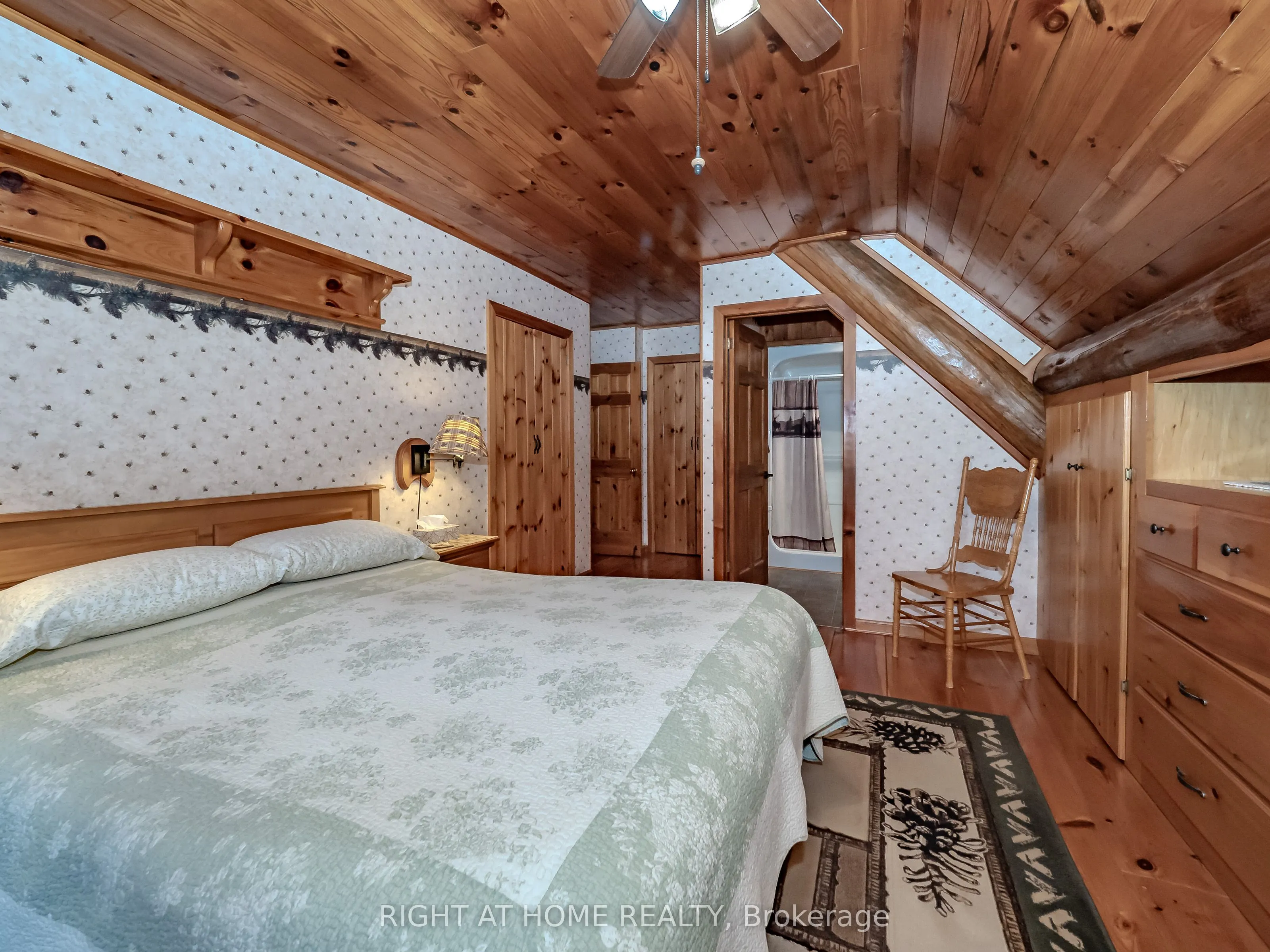 1696 Highway 118 E
