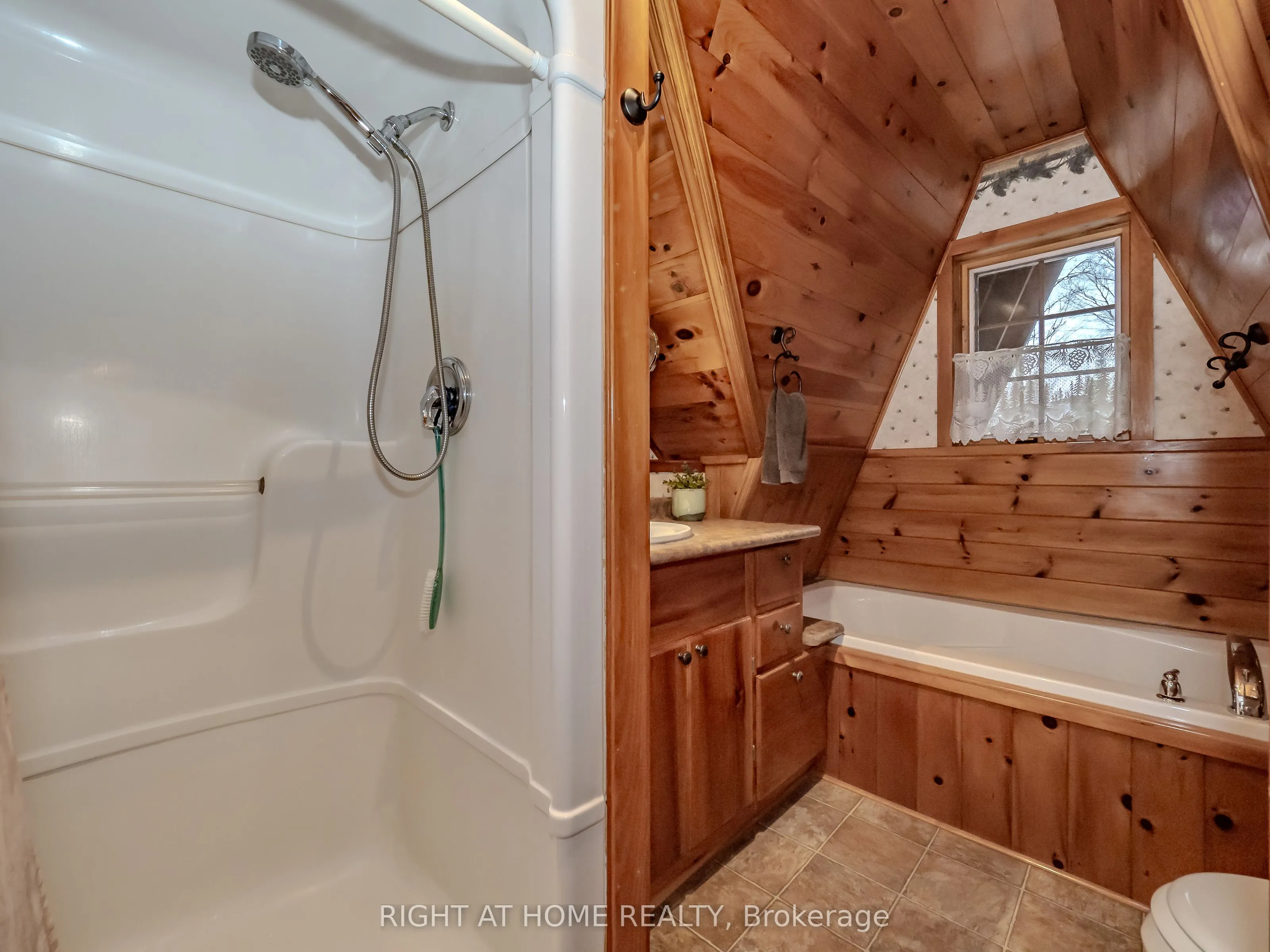 1696 Highway 118 E