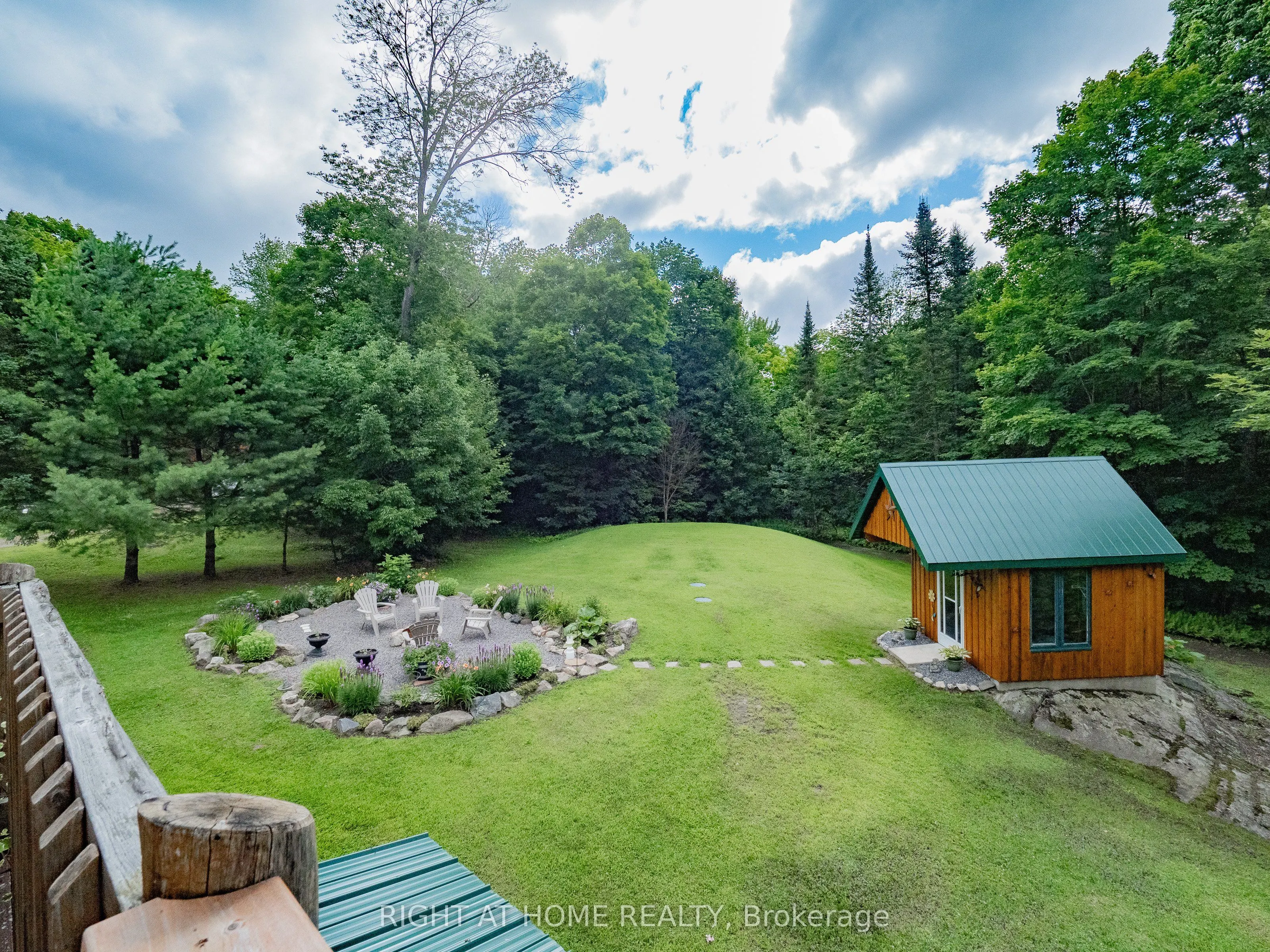 1696 Highway 118 E
