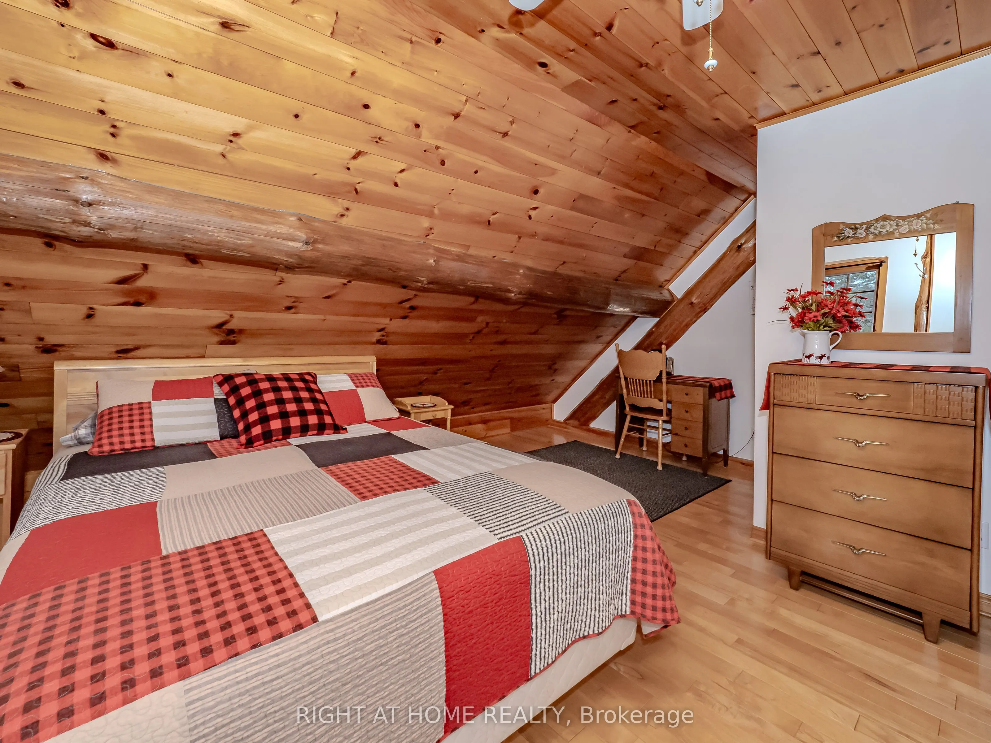 1696 Highway 118 E