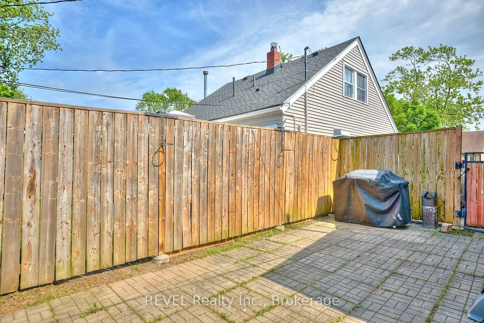 382 Hennepin Avenue