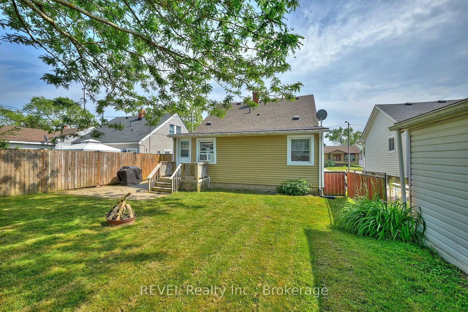 382 Hennepin Avenue