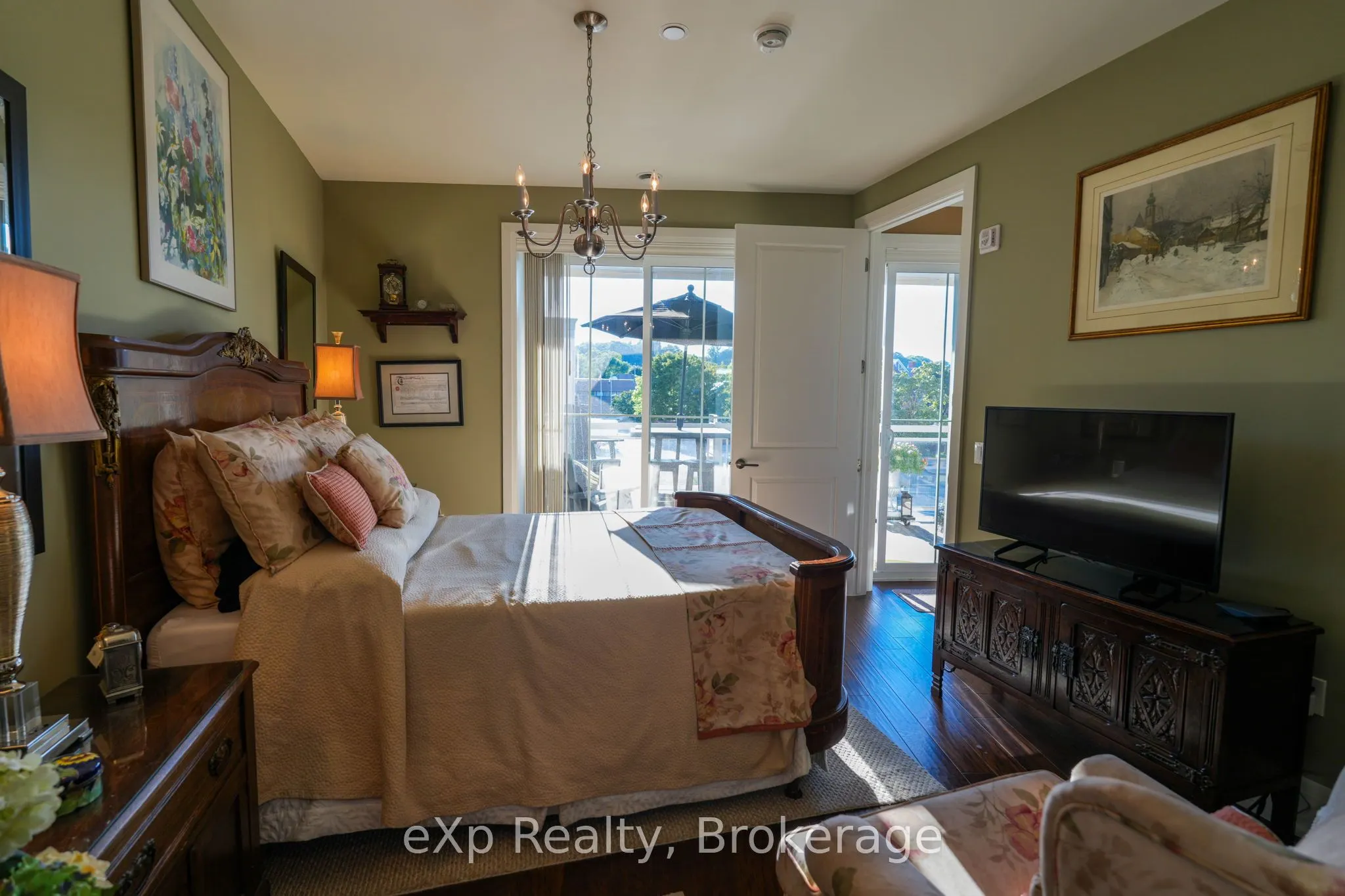 80 9th Street E, #203