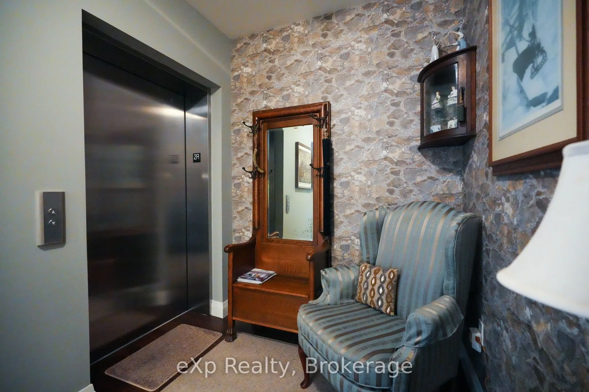 80 9th Street E, #203