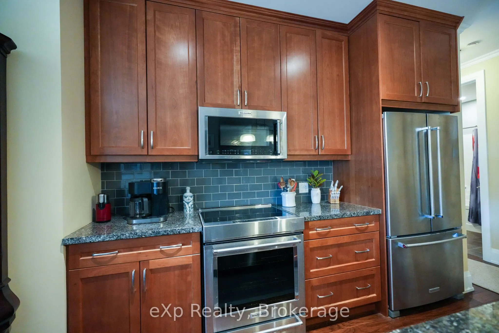 80 9th Street E, #203