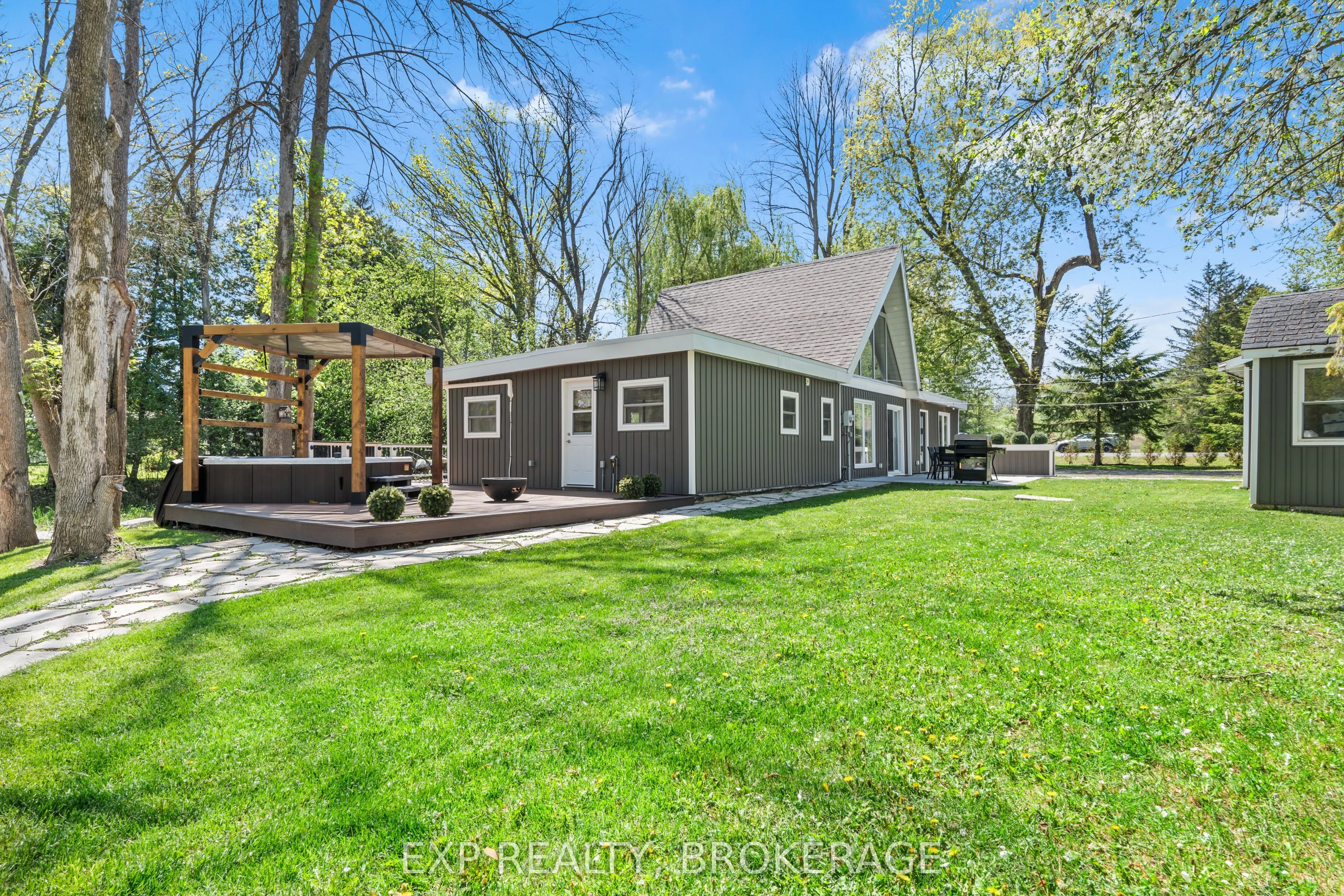8546 COUNTY 2 Road