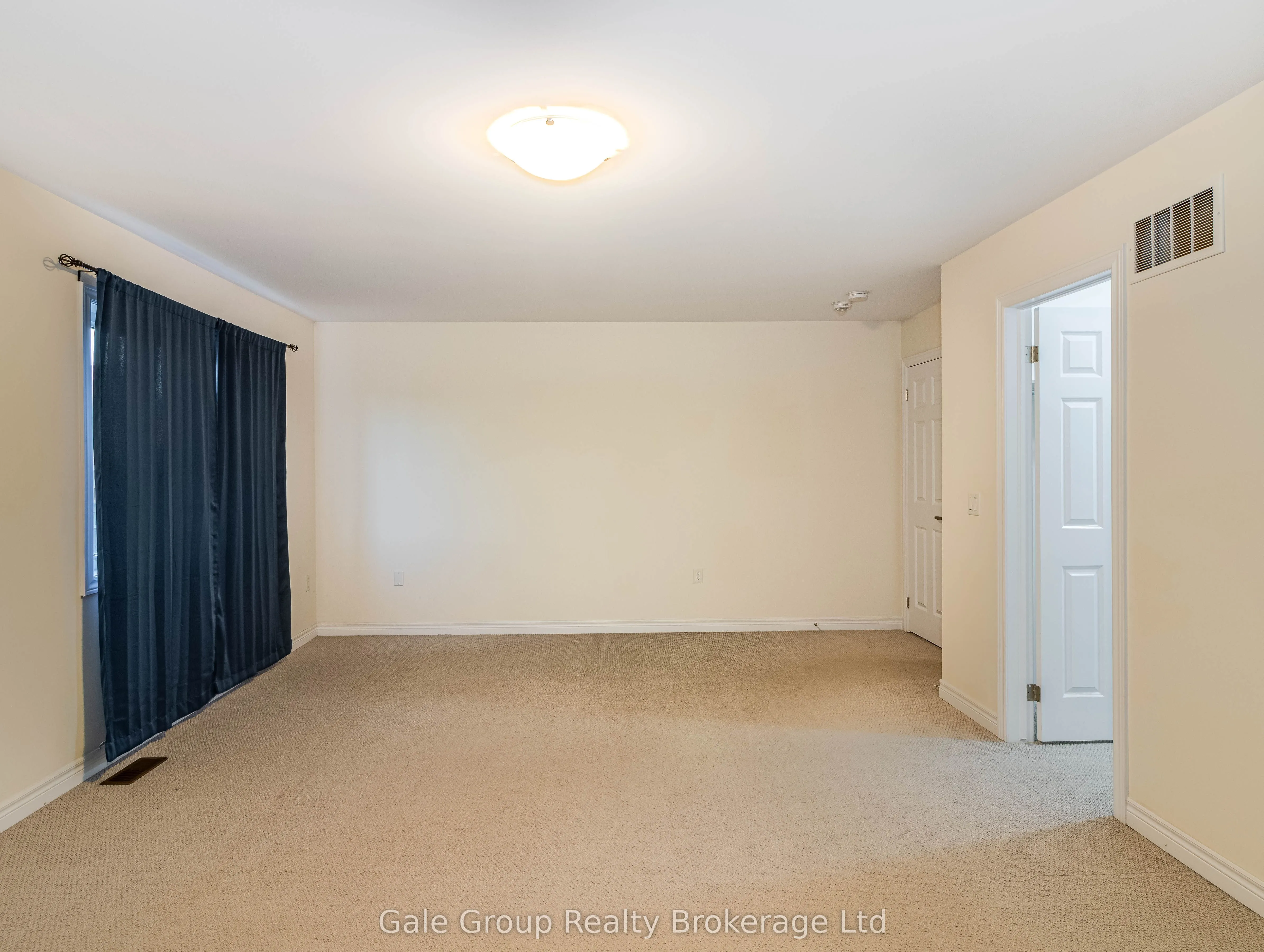 200 Harcourt Crescent S