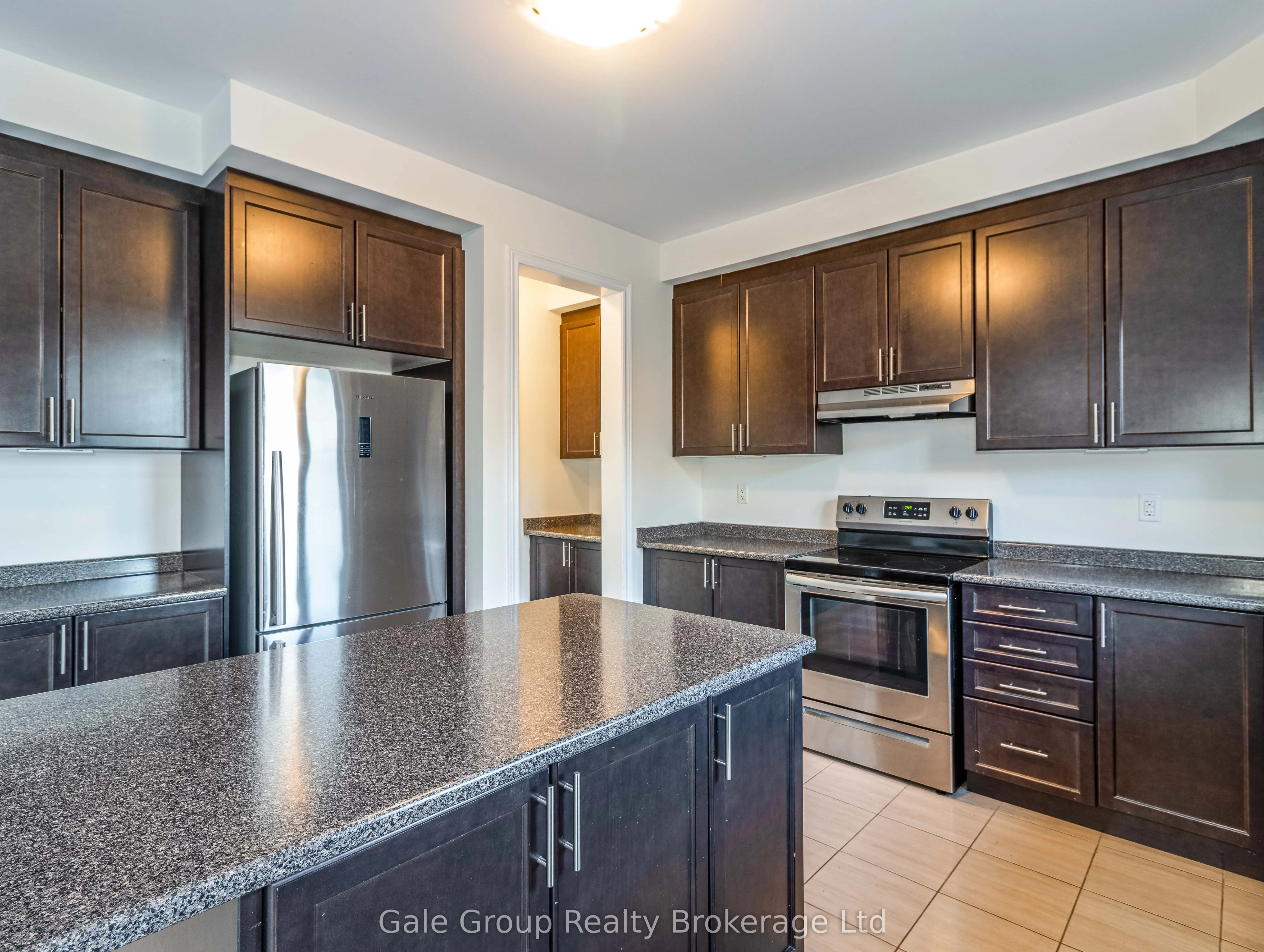 200 Harcourt Crescent S