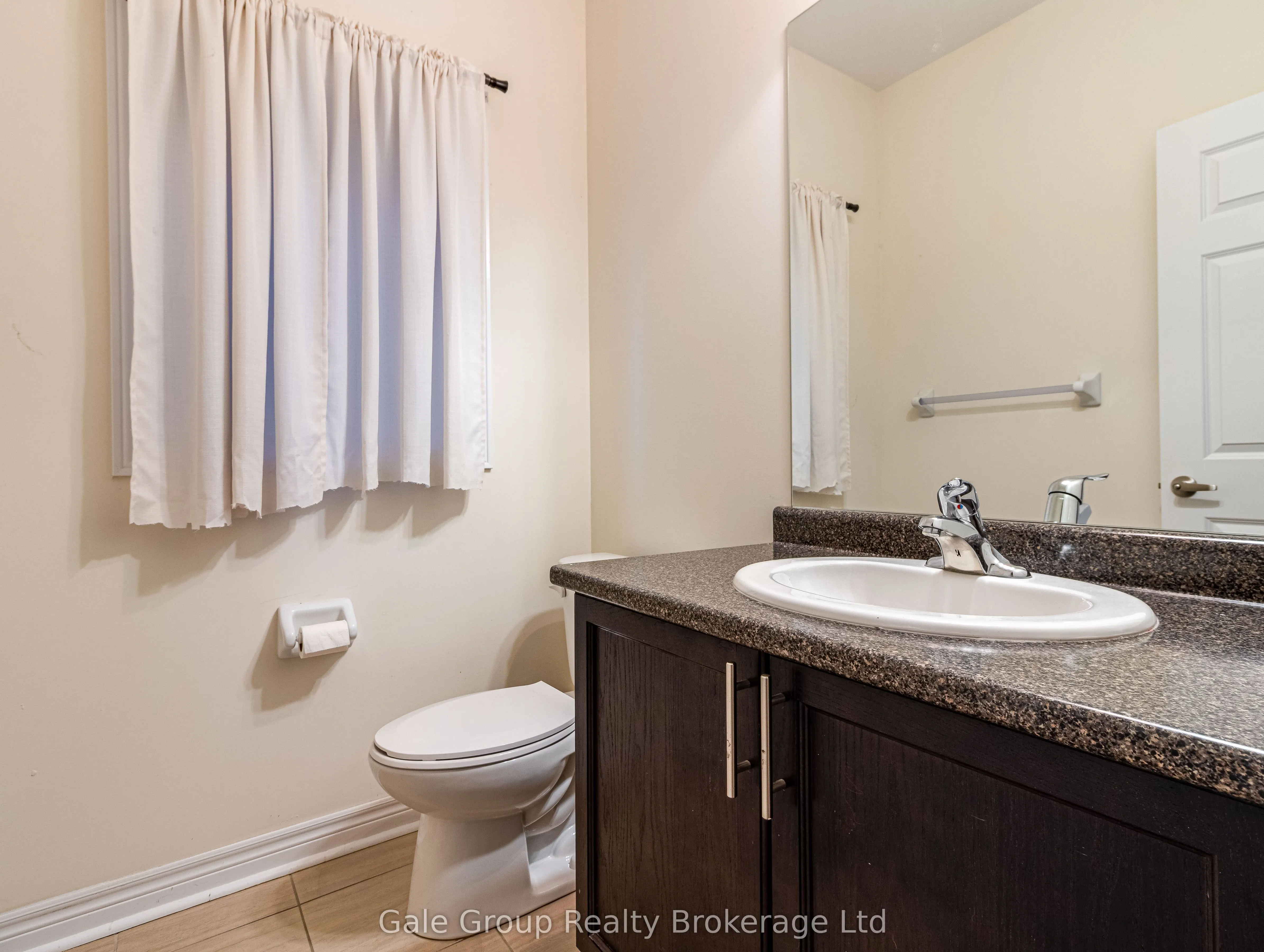200 Harcourt Crescent S