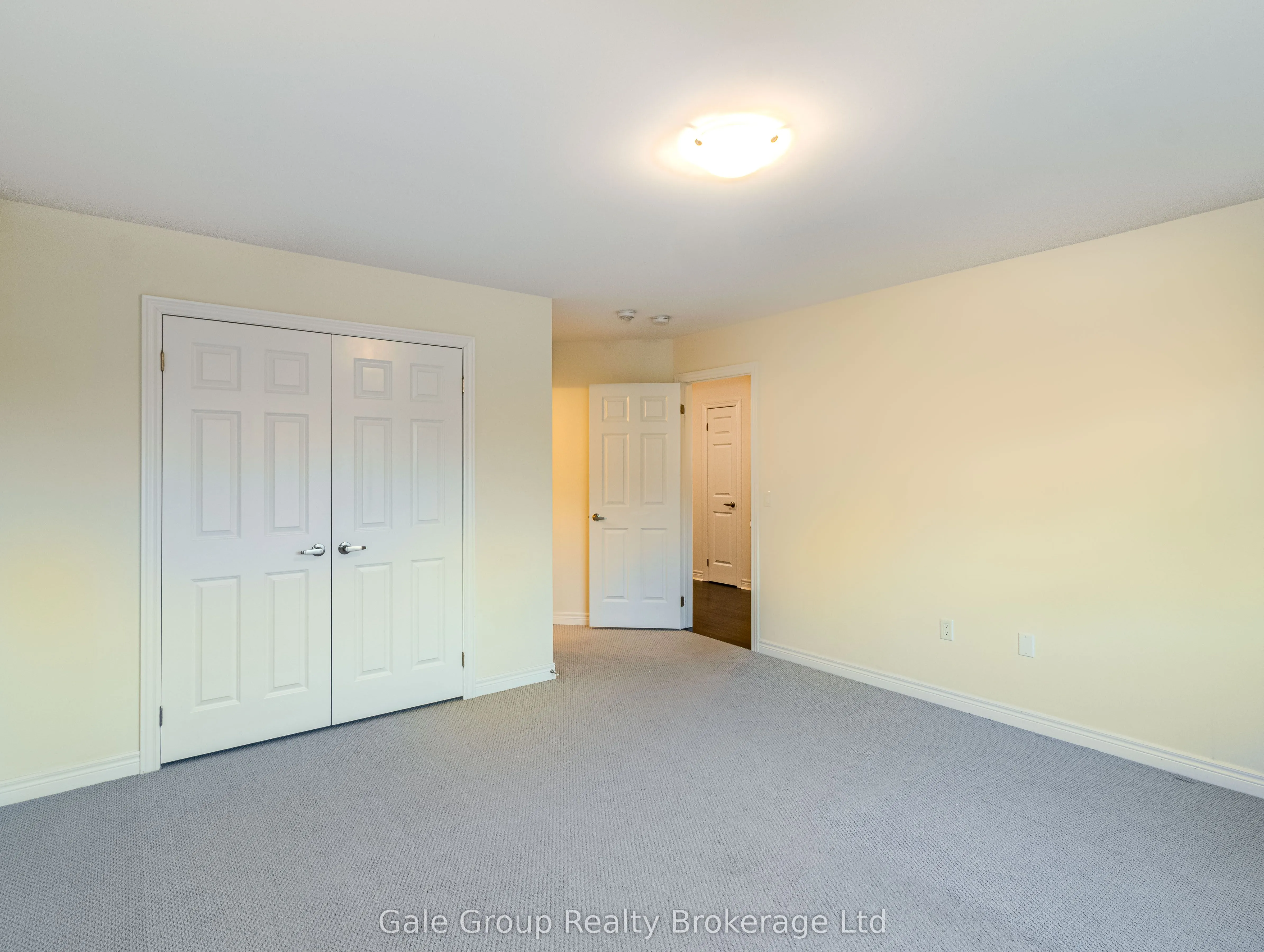 200 Harcourt Crescent S