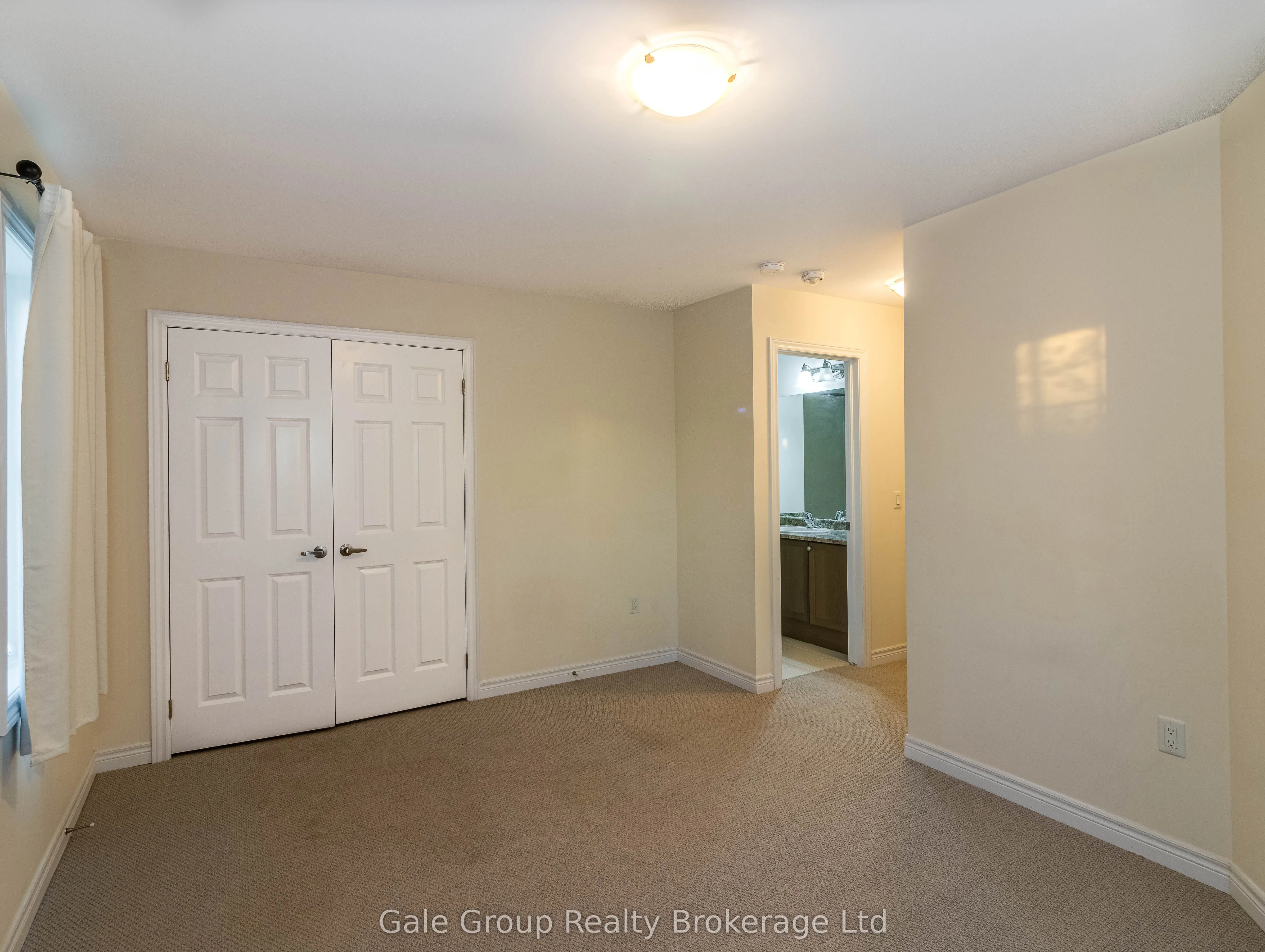 200 Harcourt Crescent S