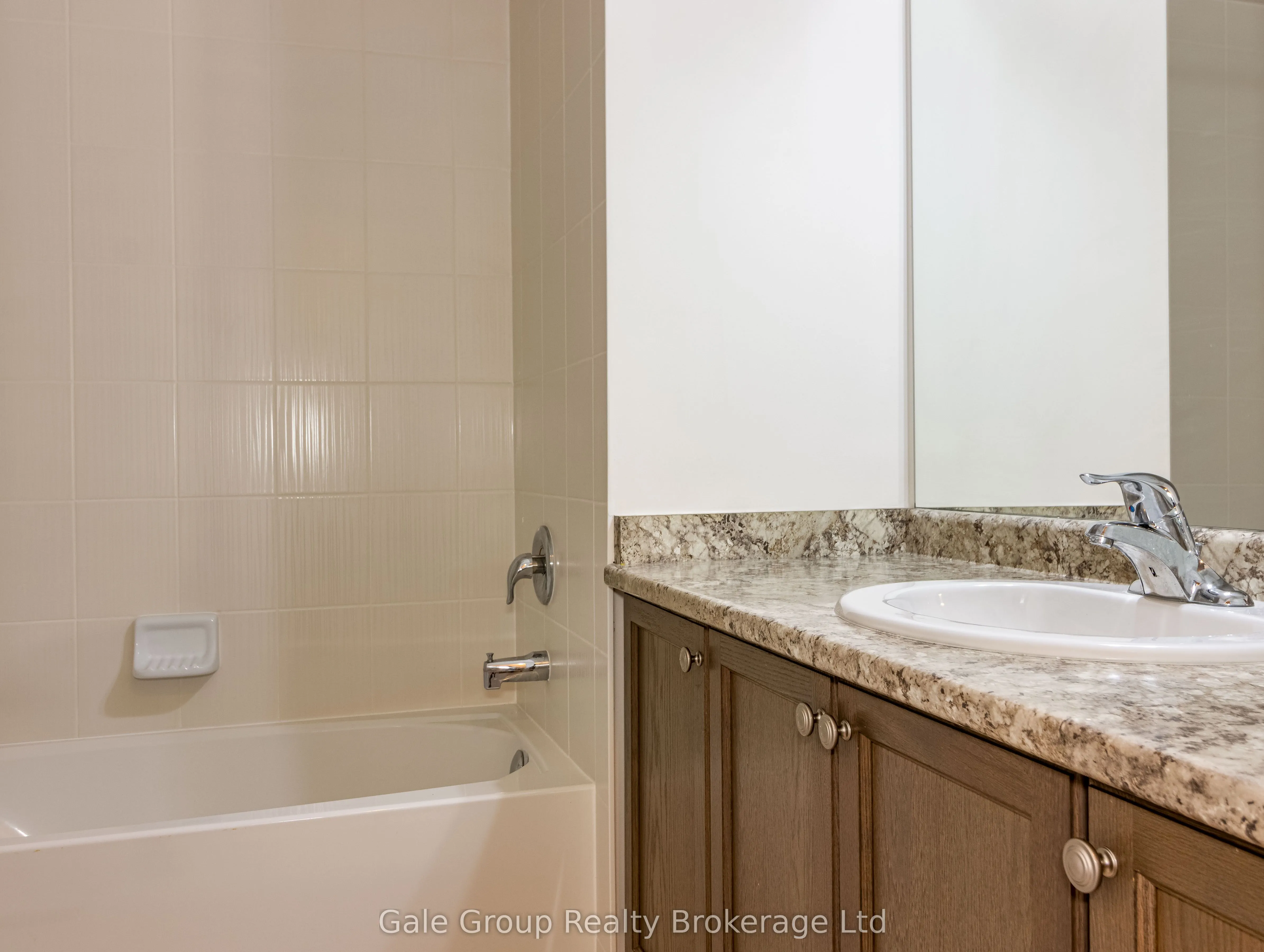 200 Harcourt Crescent S