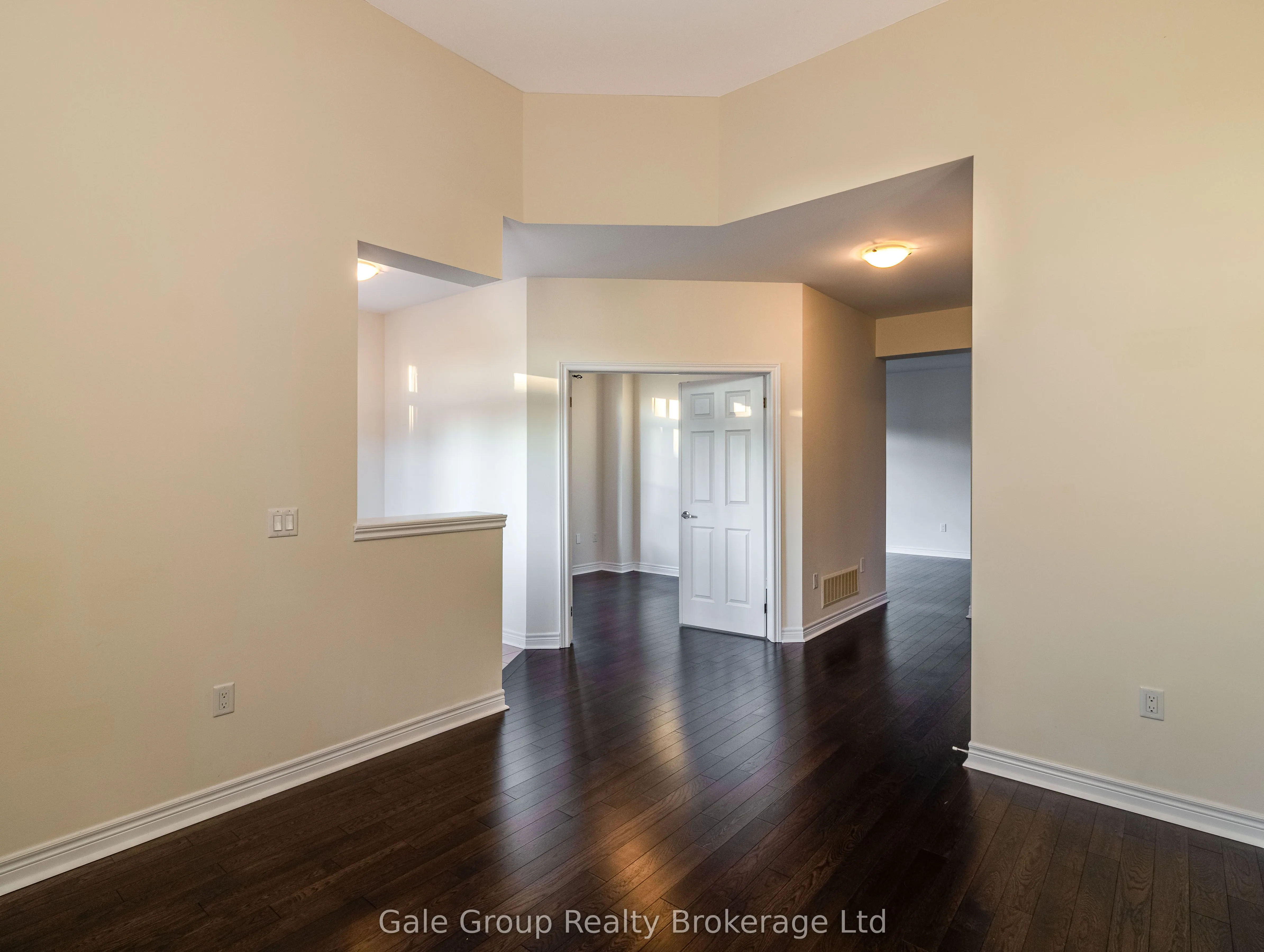 200 Harcourt Crescent S
