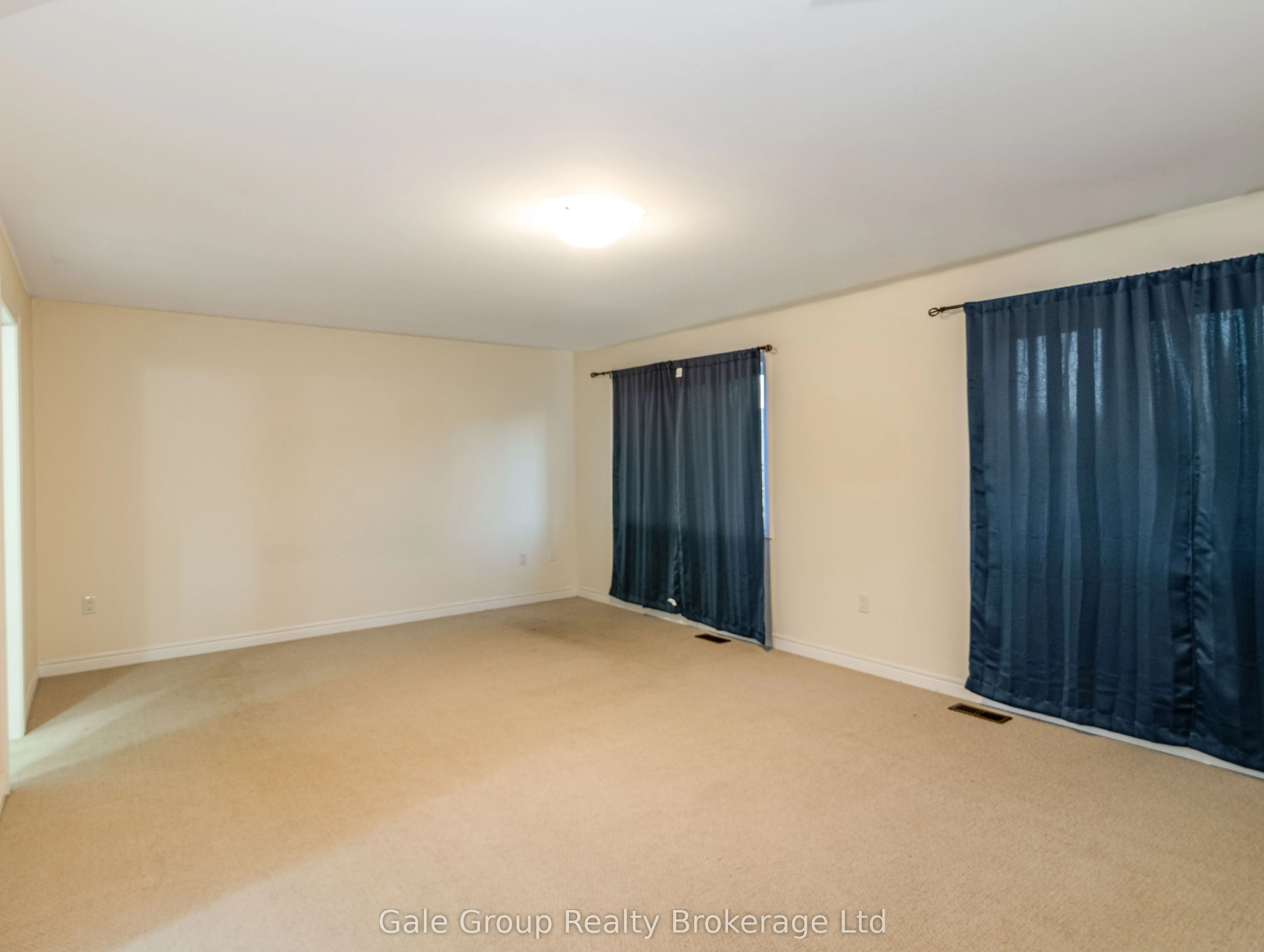 200 Harcourt Crescent S