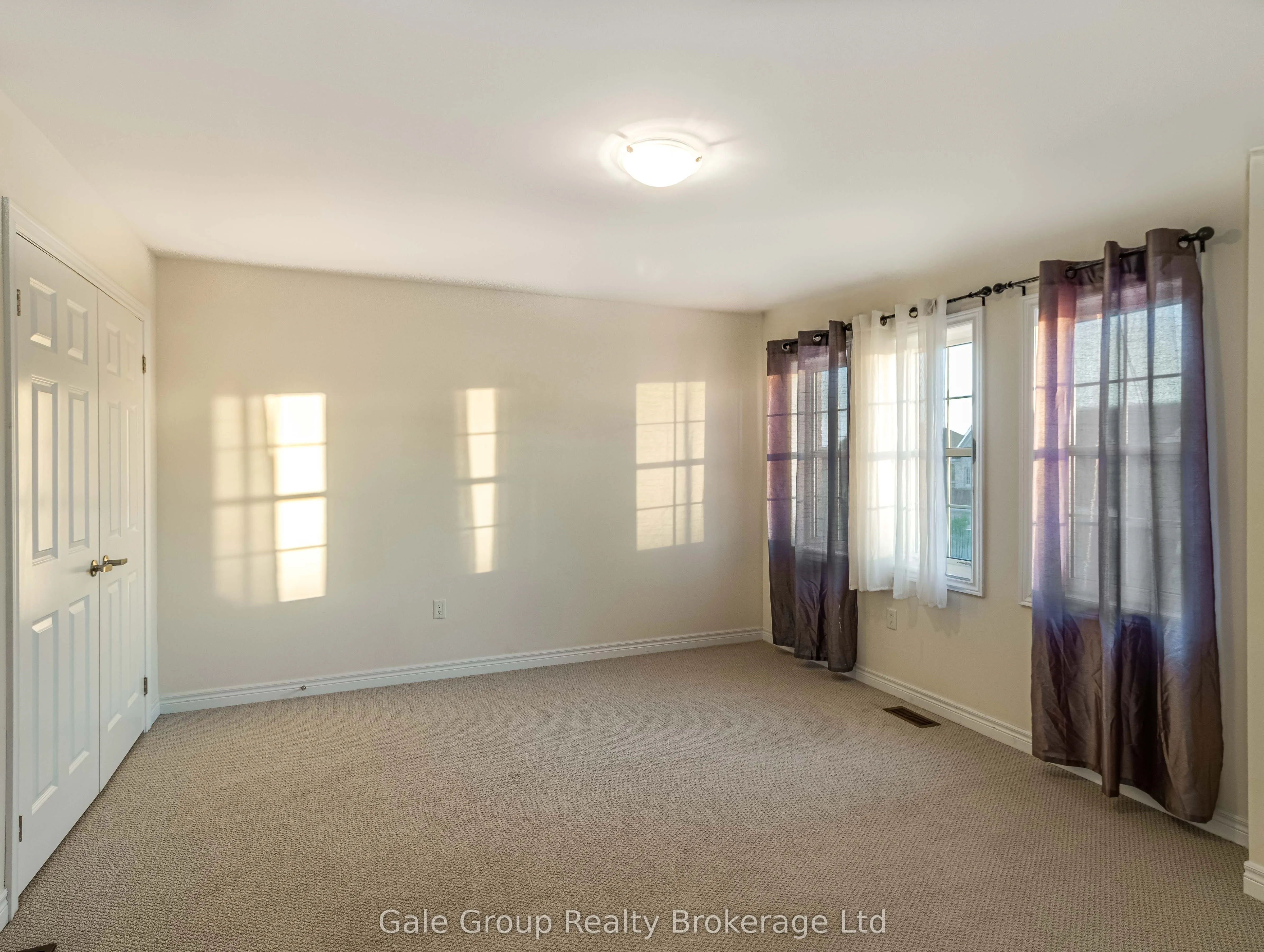 200 Harcourt Crescent S