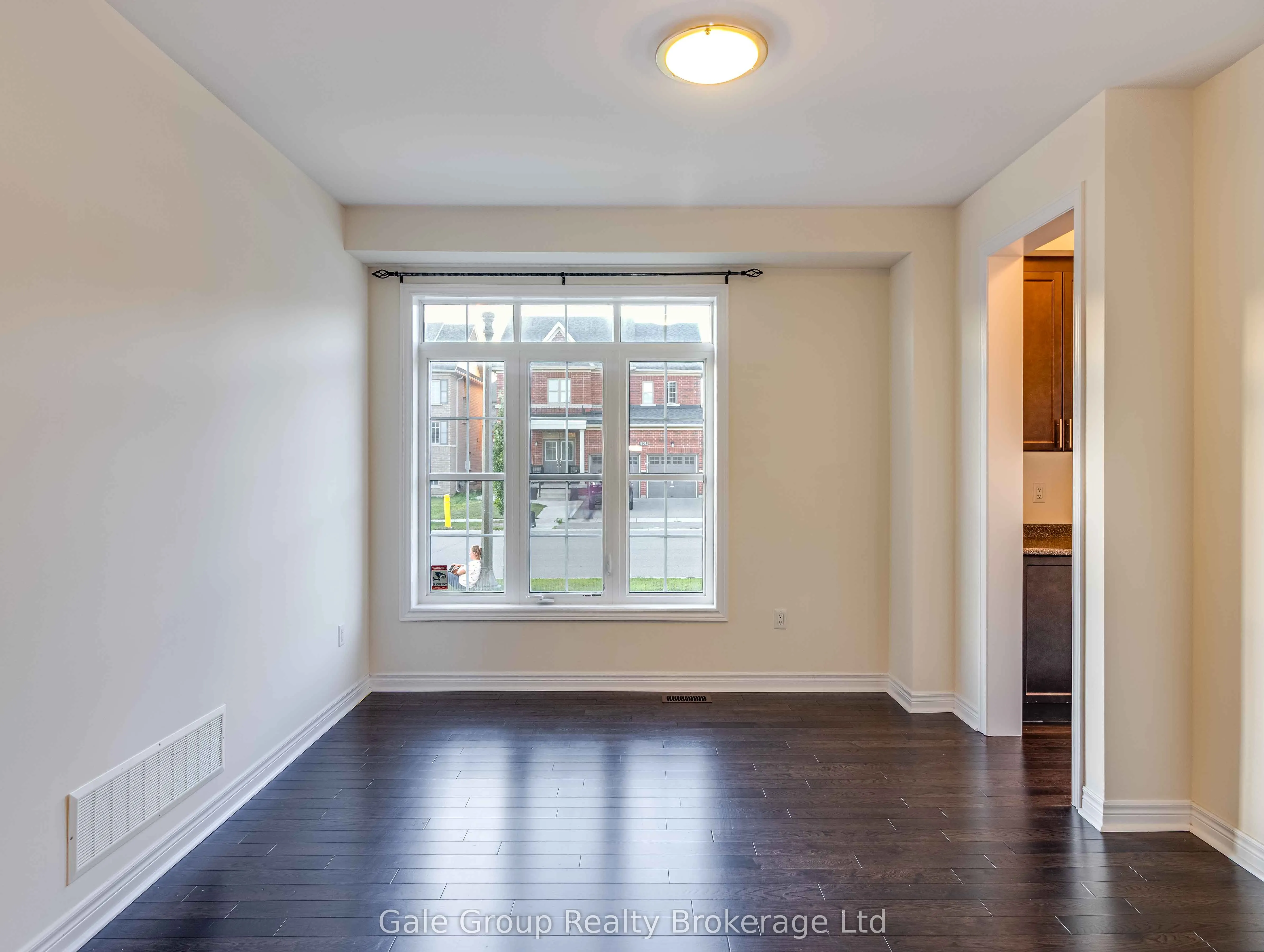 200 Harcourt Crescent S