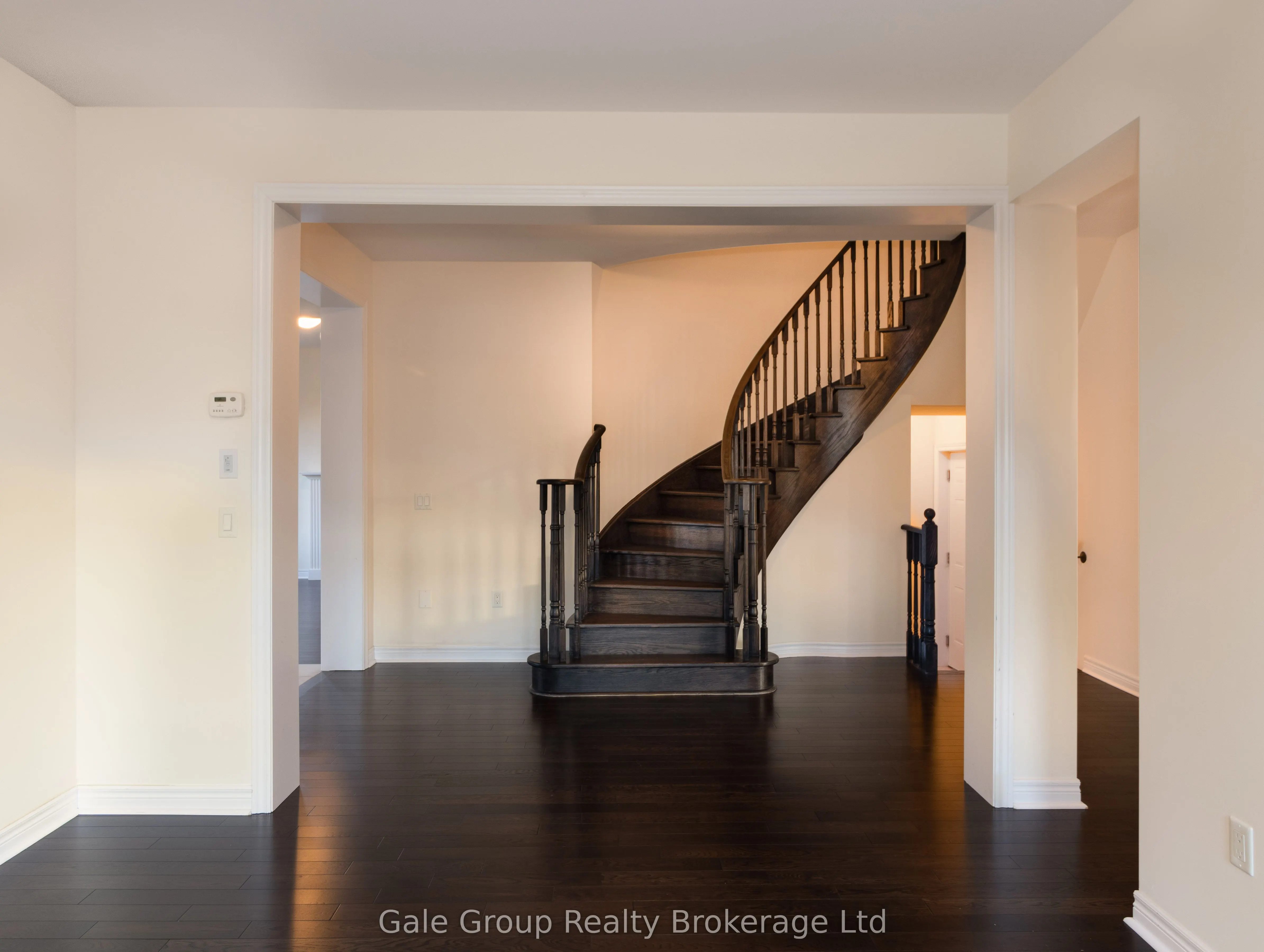 200 Harcourt Crescent S