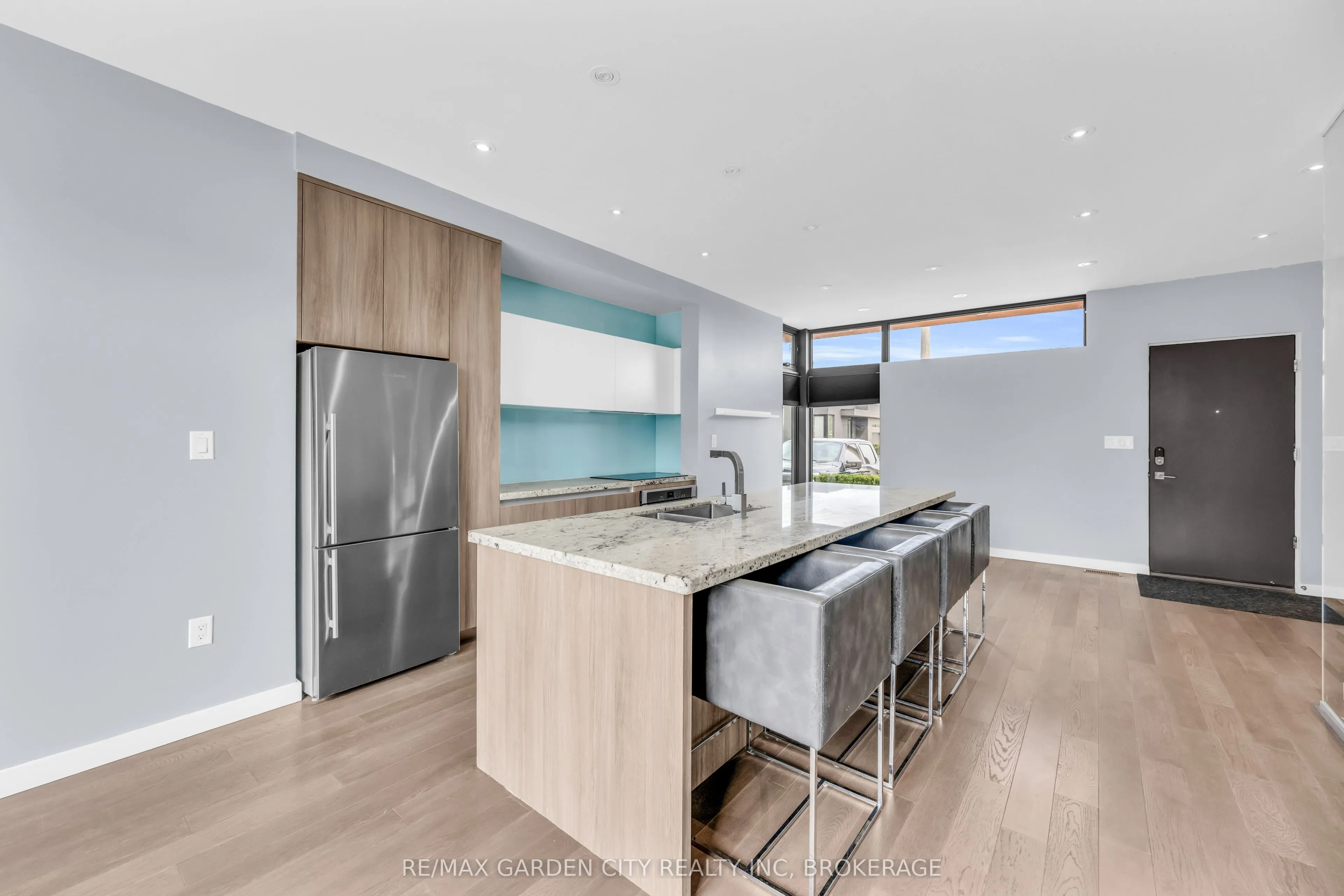 12 1/2 BEAMER Court