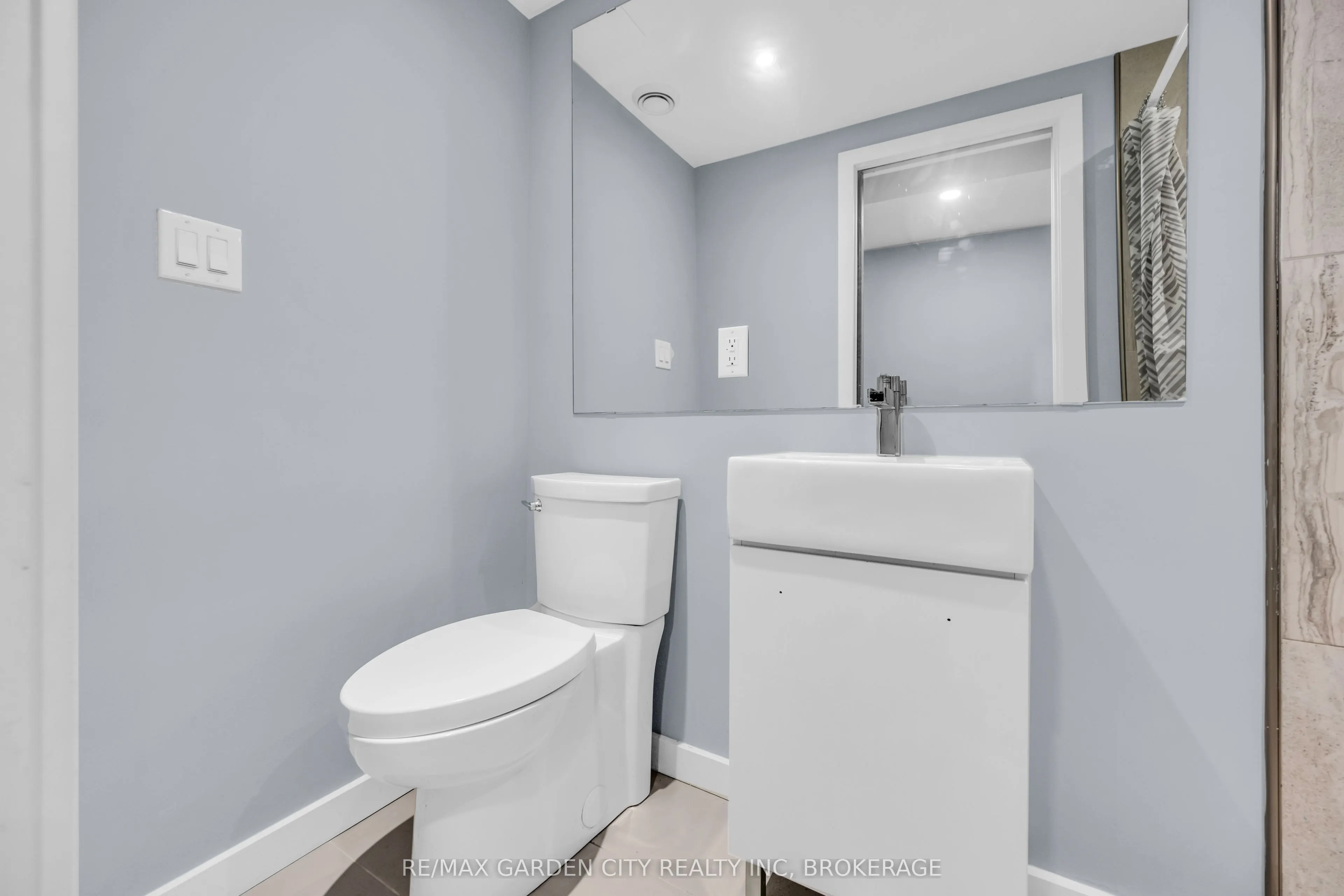12 1/2 BEAMER Court