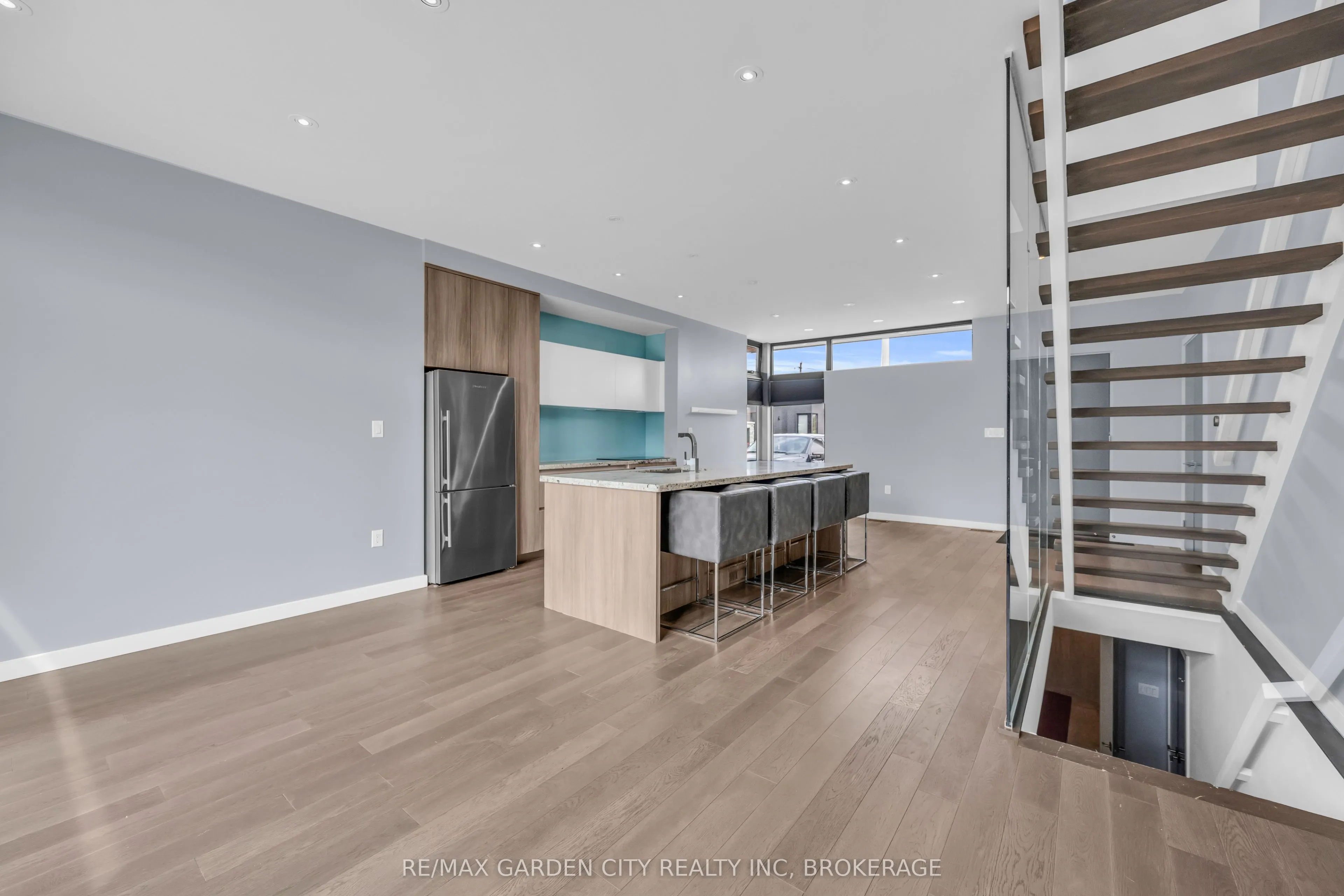 12 1/2 BEAMER Court