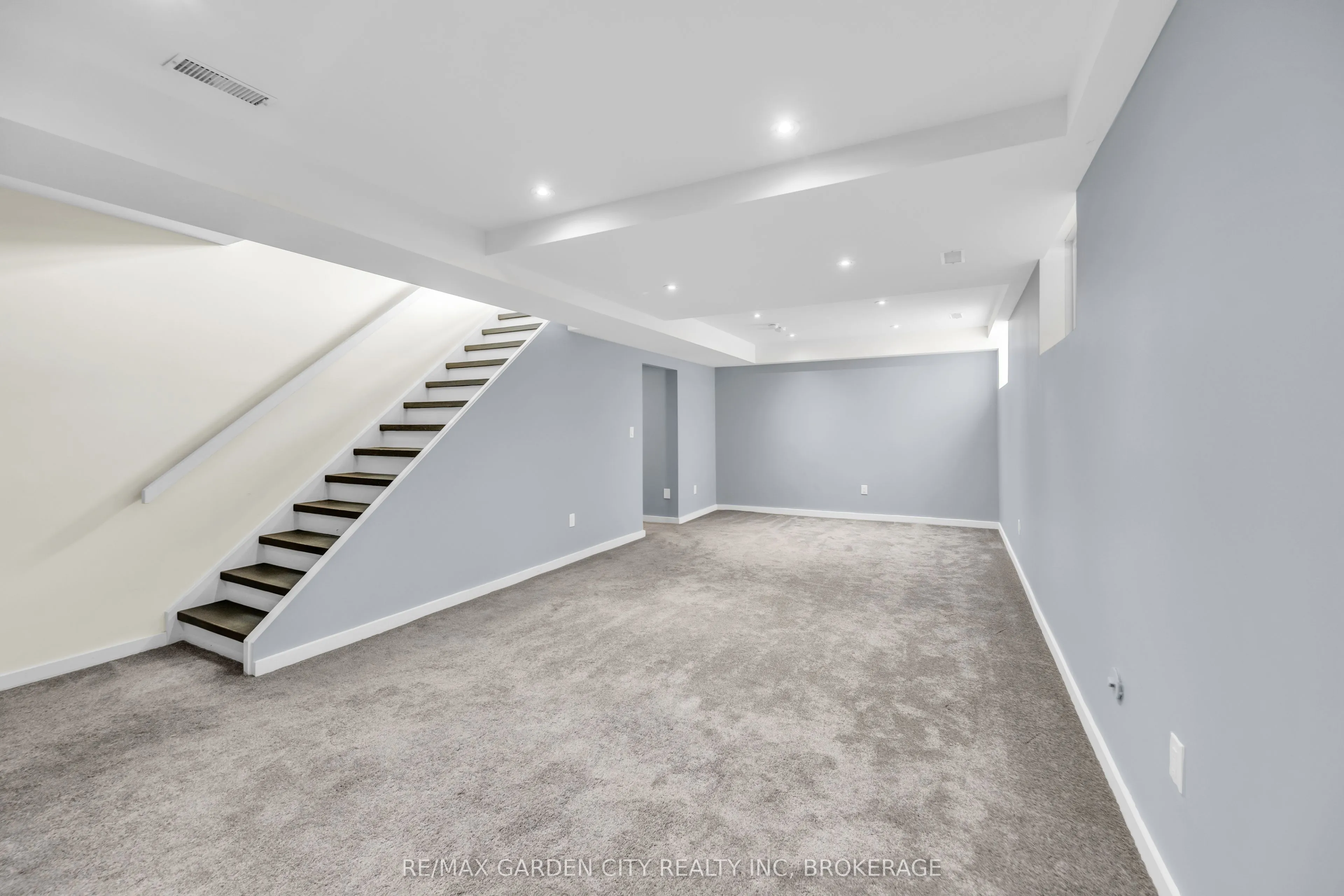 12 1/2 BEAMER Court