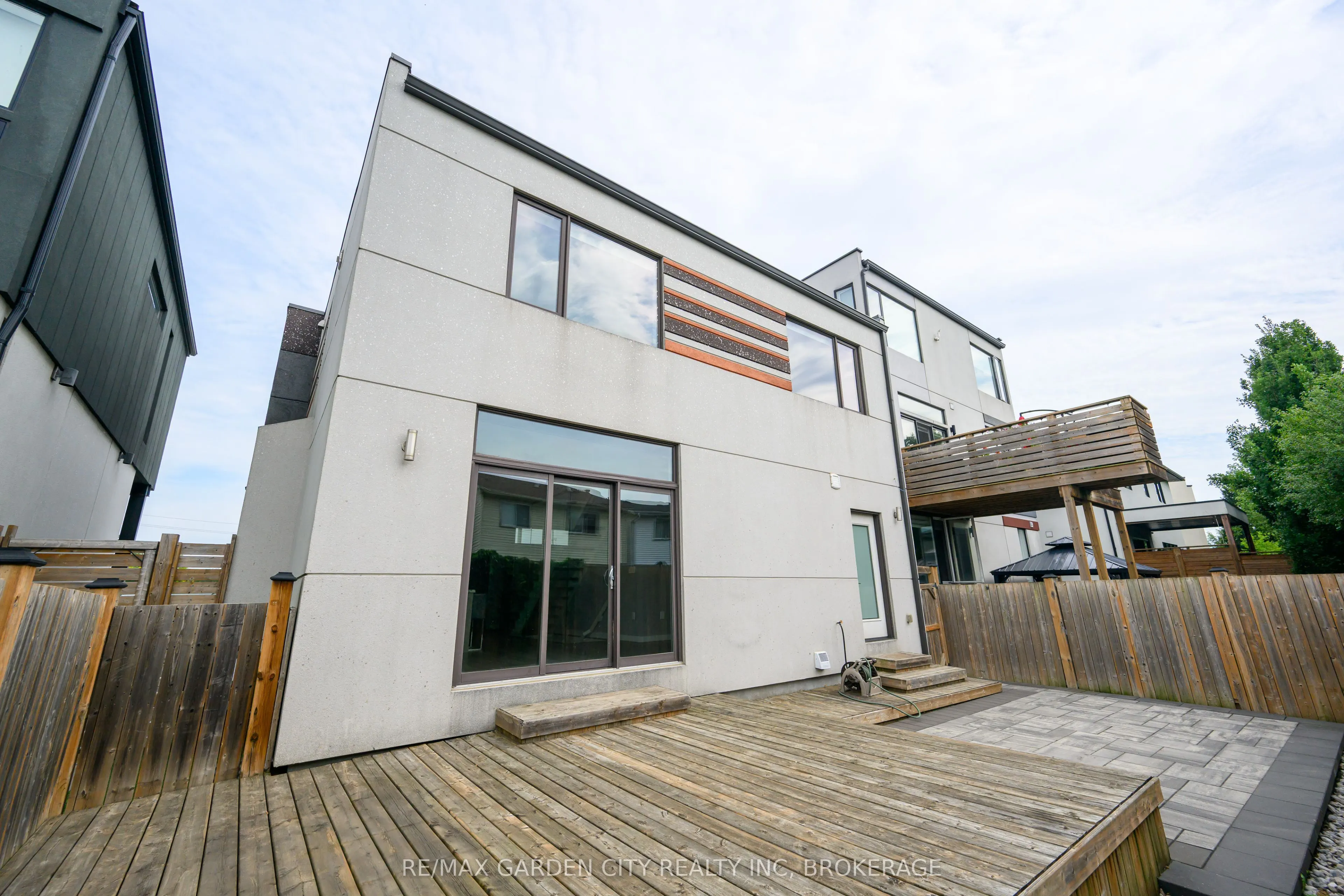 12 1/2 BEAMER Court
