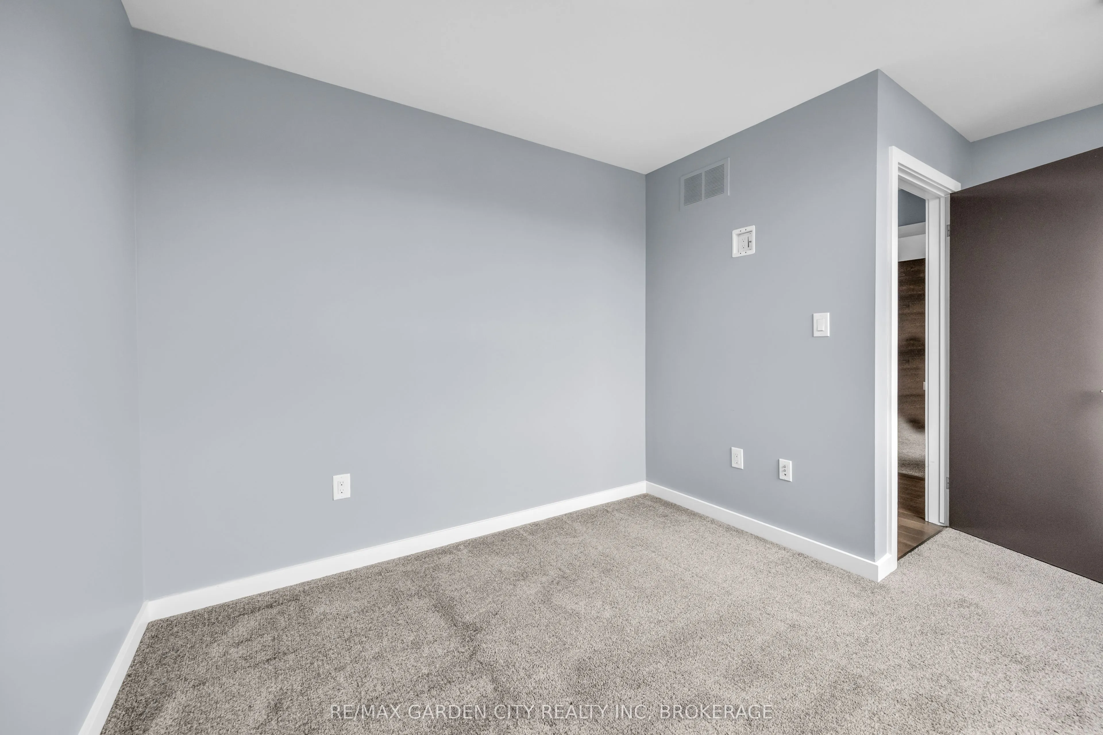 12 1/2 BEAMER Court