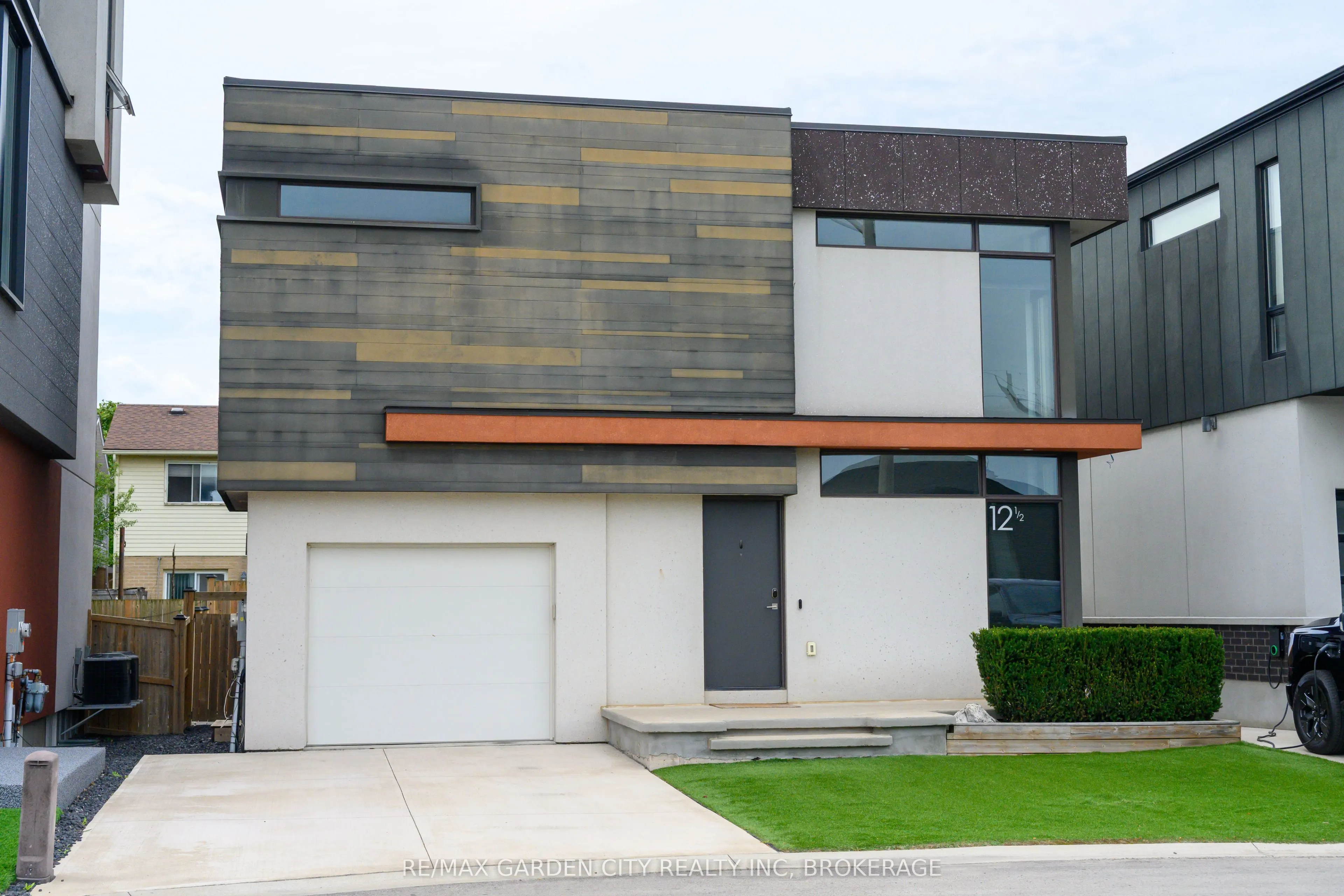 12 1/2 BEAMER Court