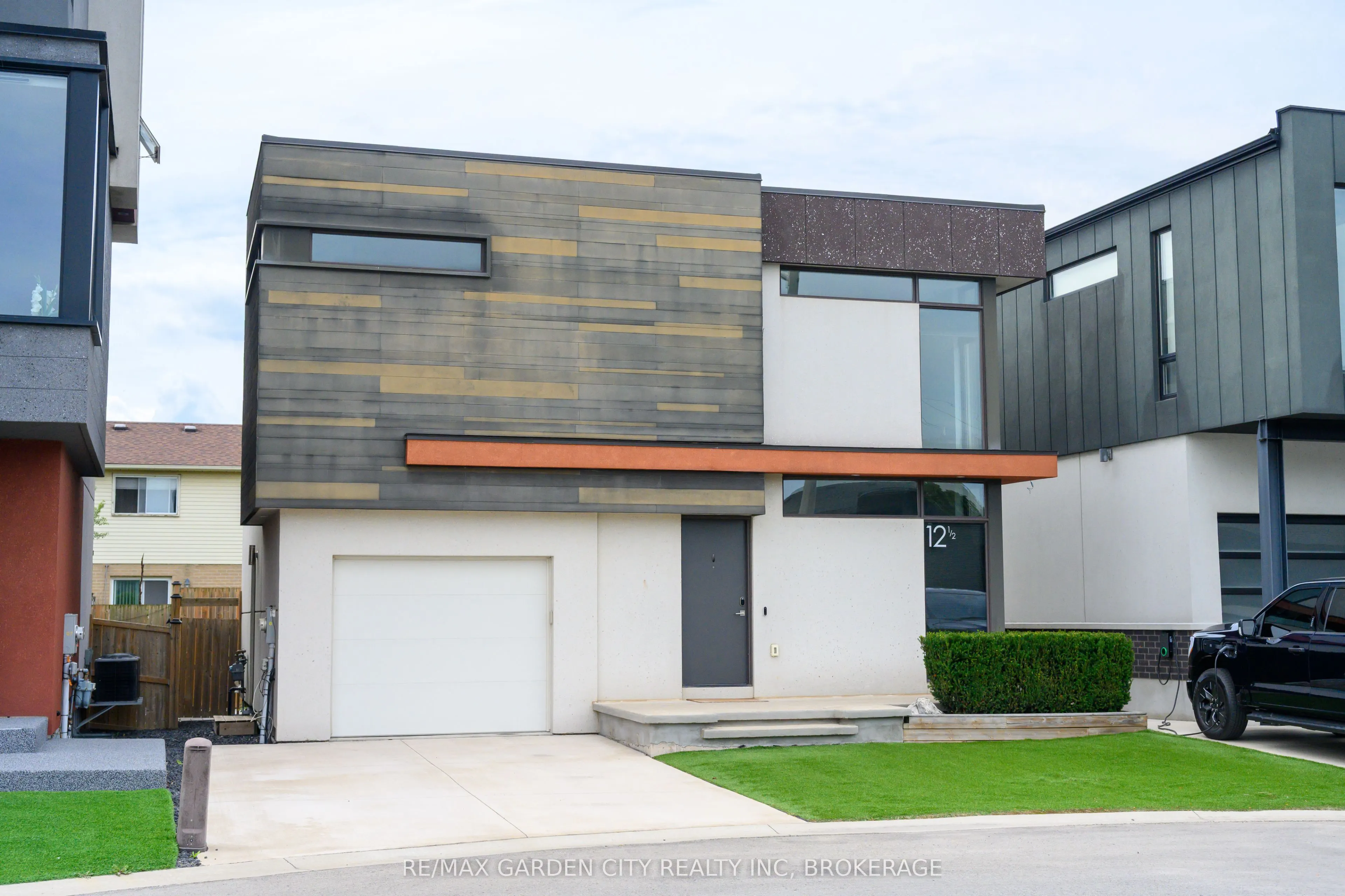 12 1/2 BEAMER Court