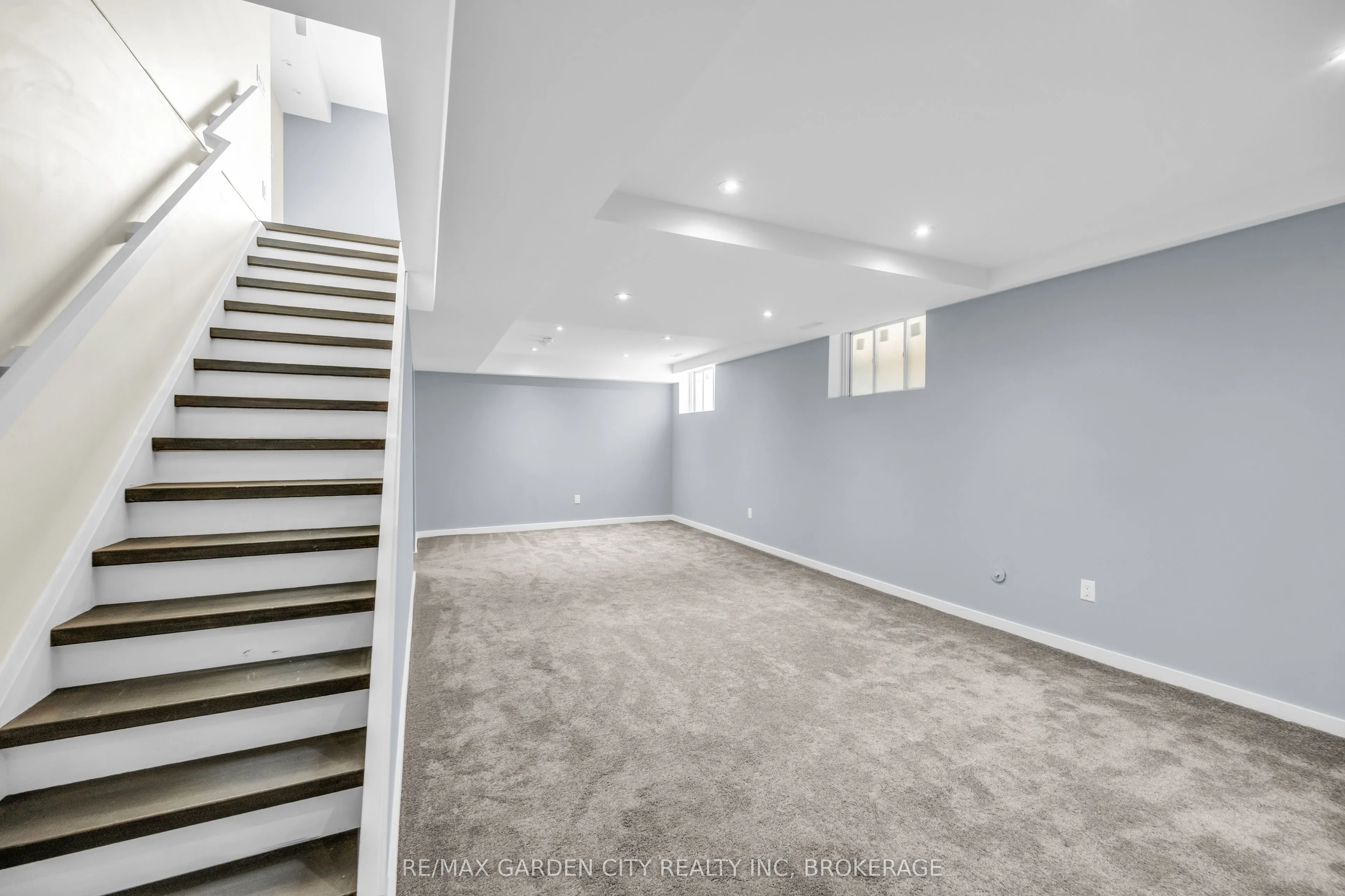 12 1/2 BEAMER Court