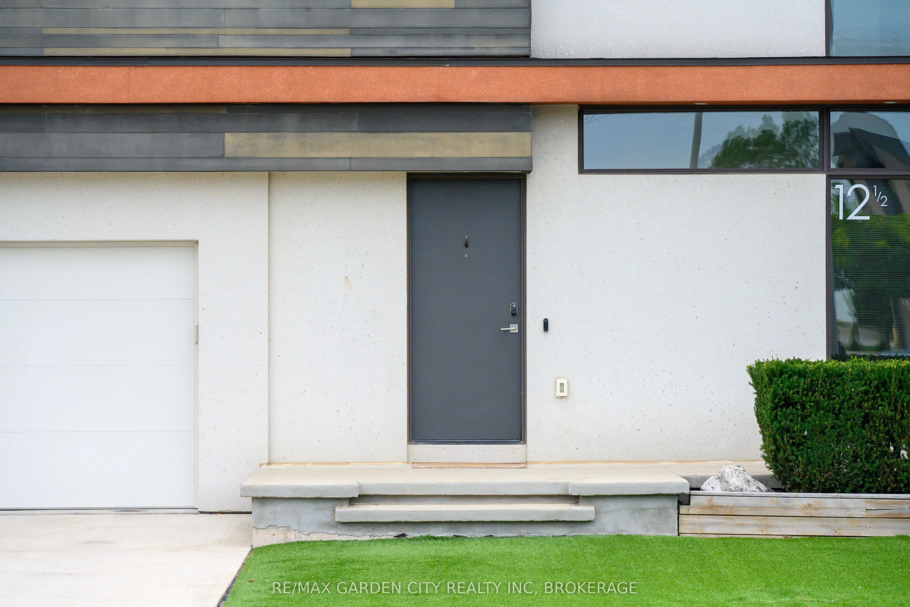 12 1/2 BEAMER Court