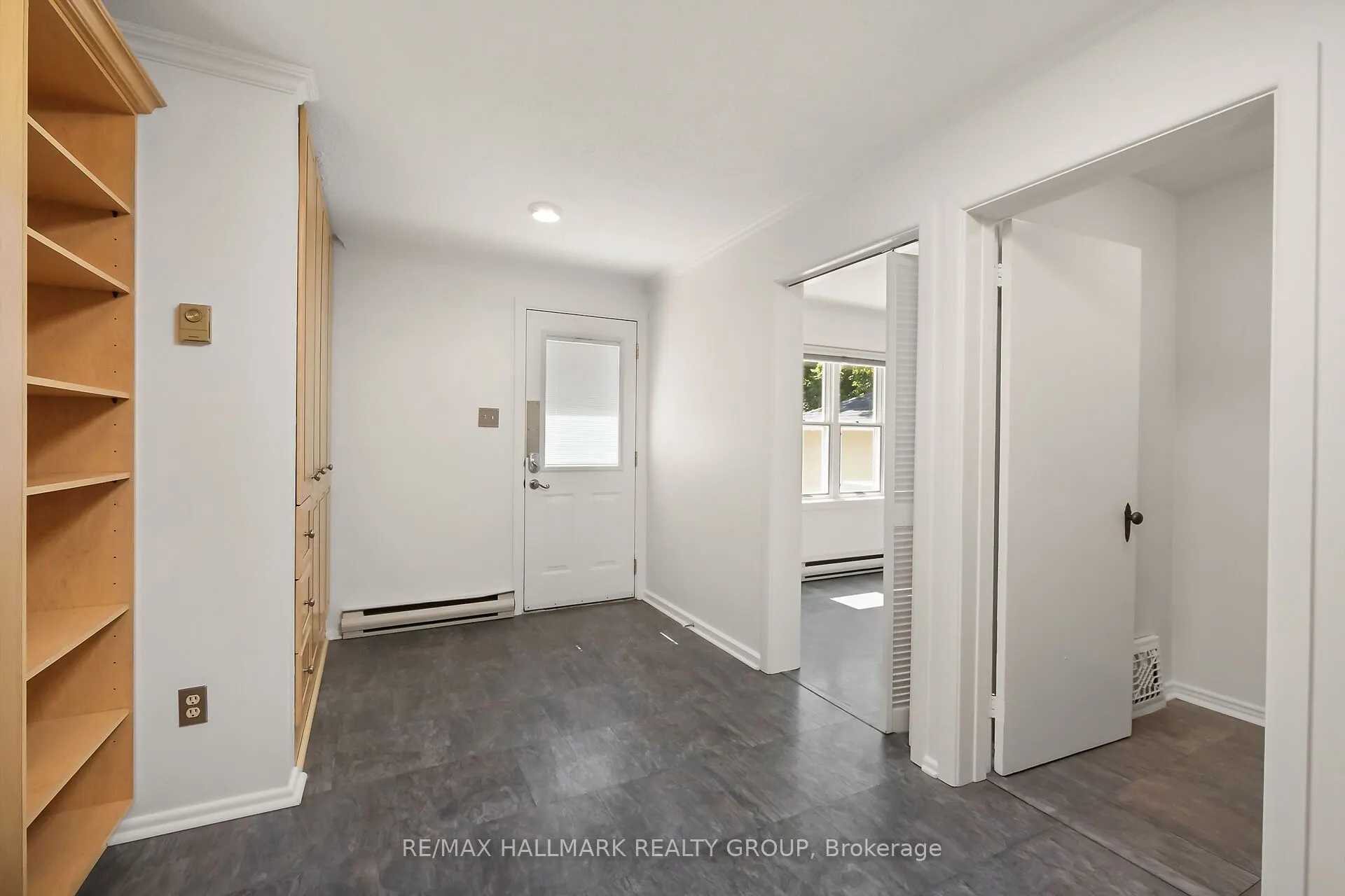 82 Laurentian Place