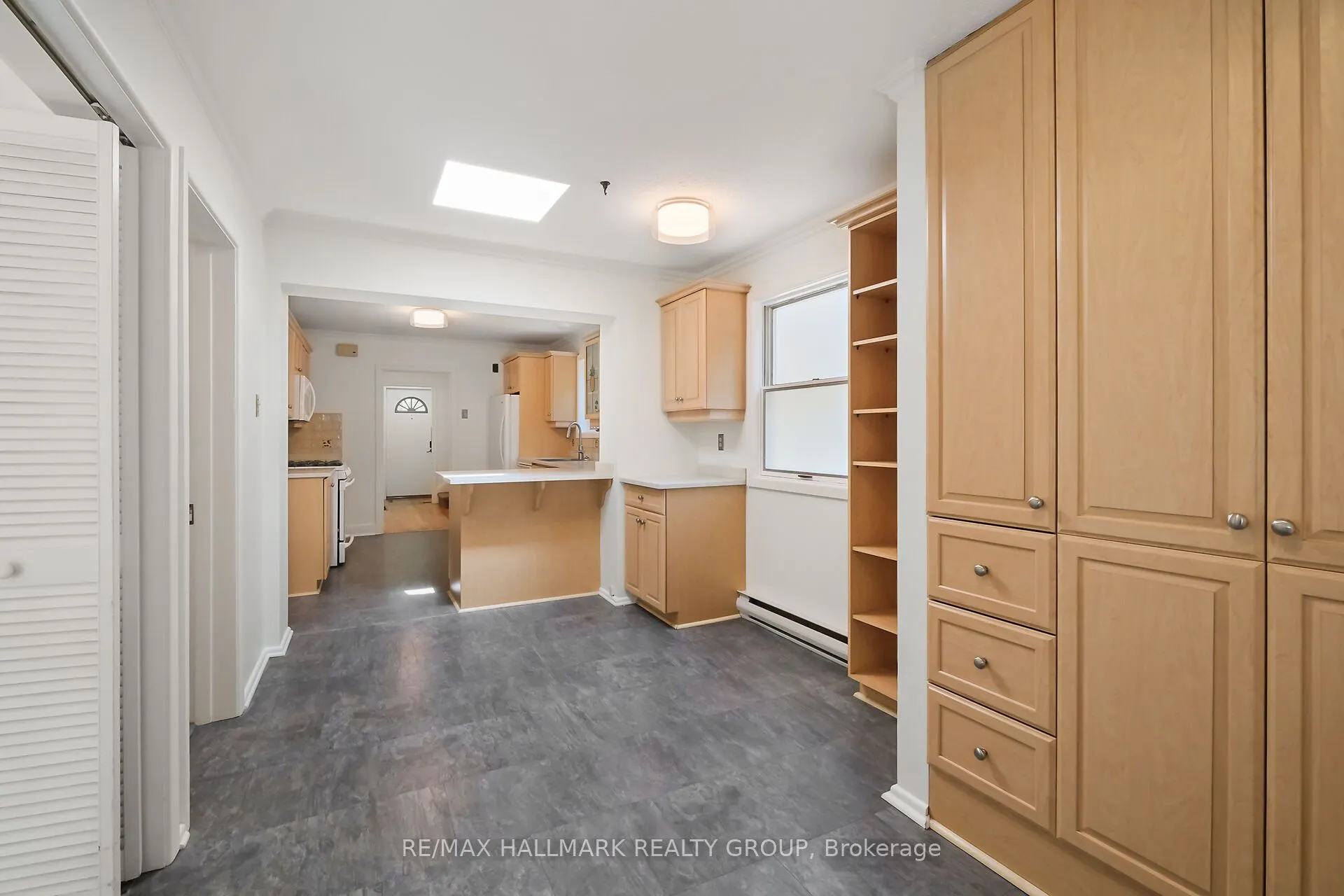 82 Laurentian Place