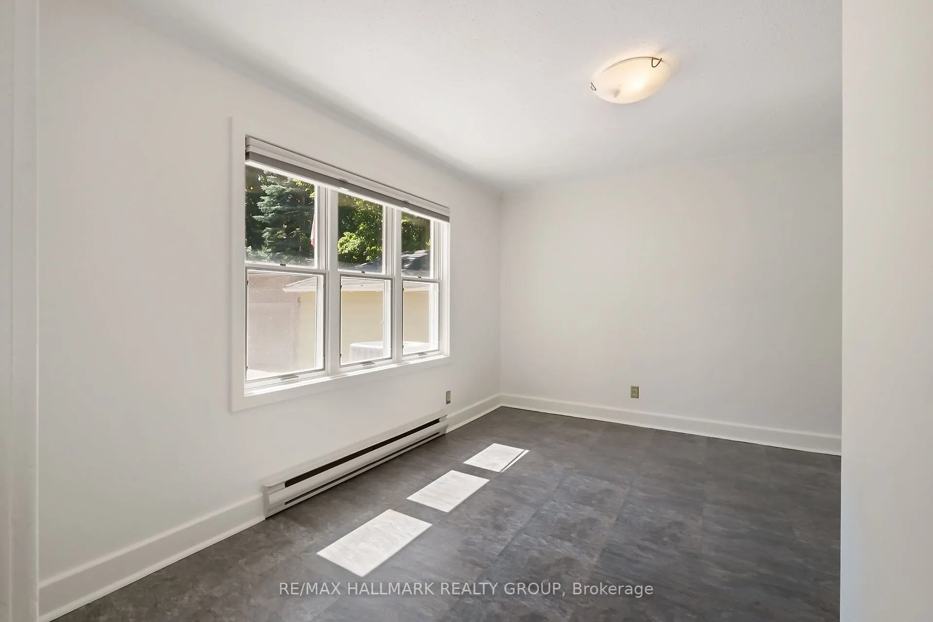 82 Laurentian Place