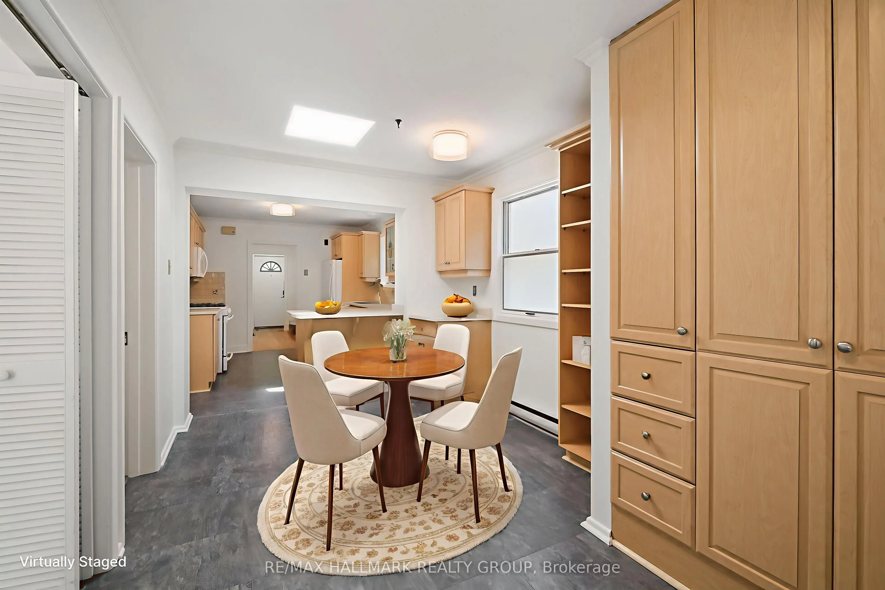 82 Laurentian Place