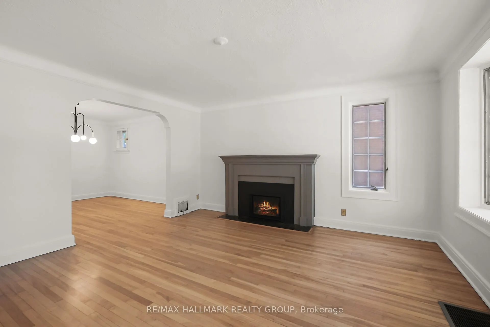 82 Laurentian Place