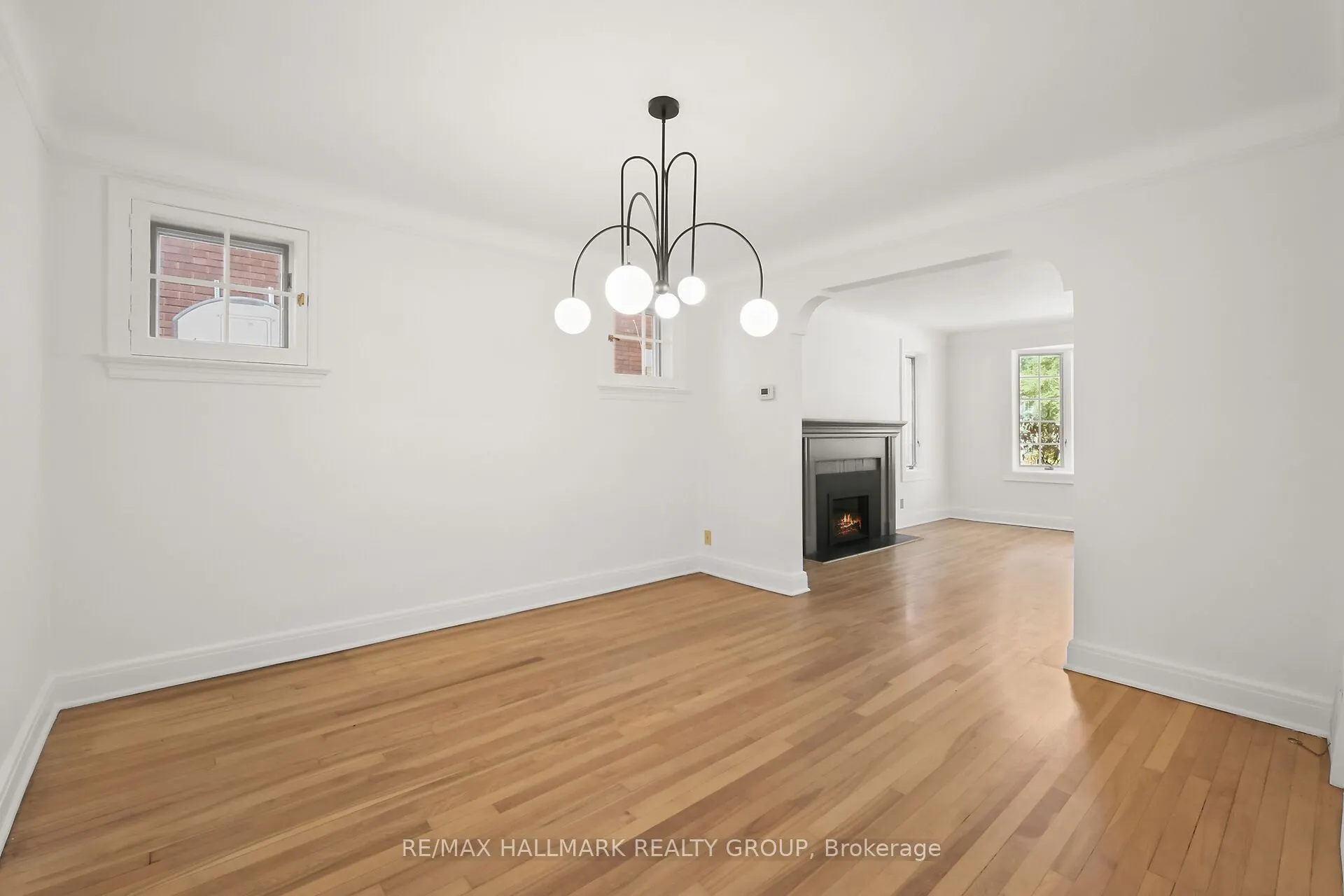 82 Laurentian Place