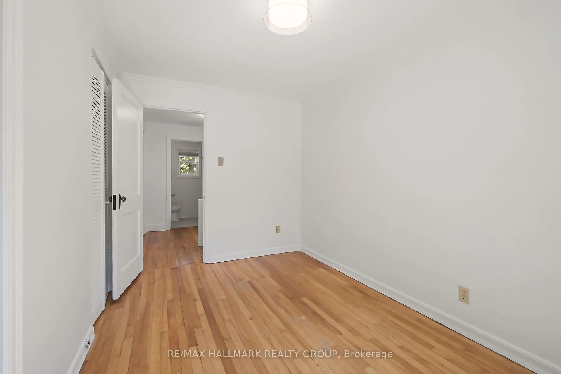 82 Laurentian Place