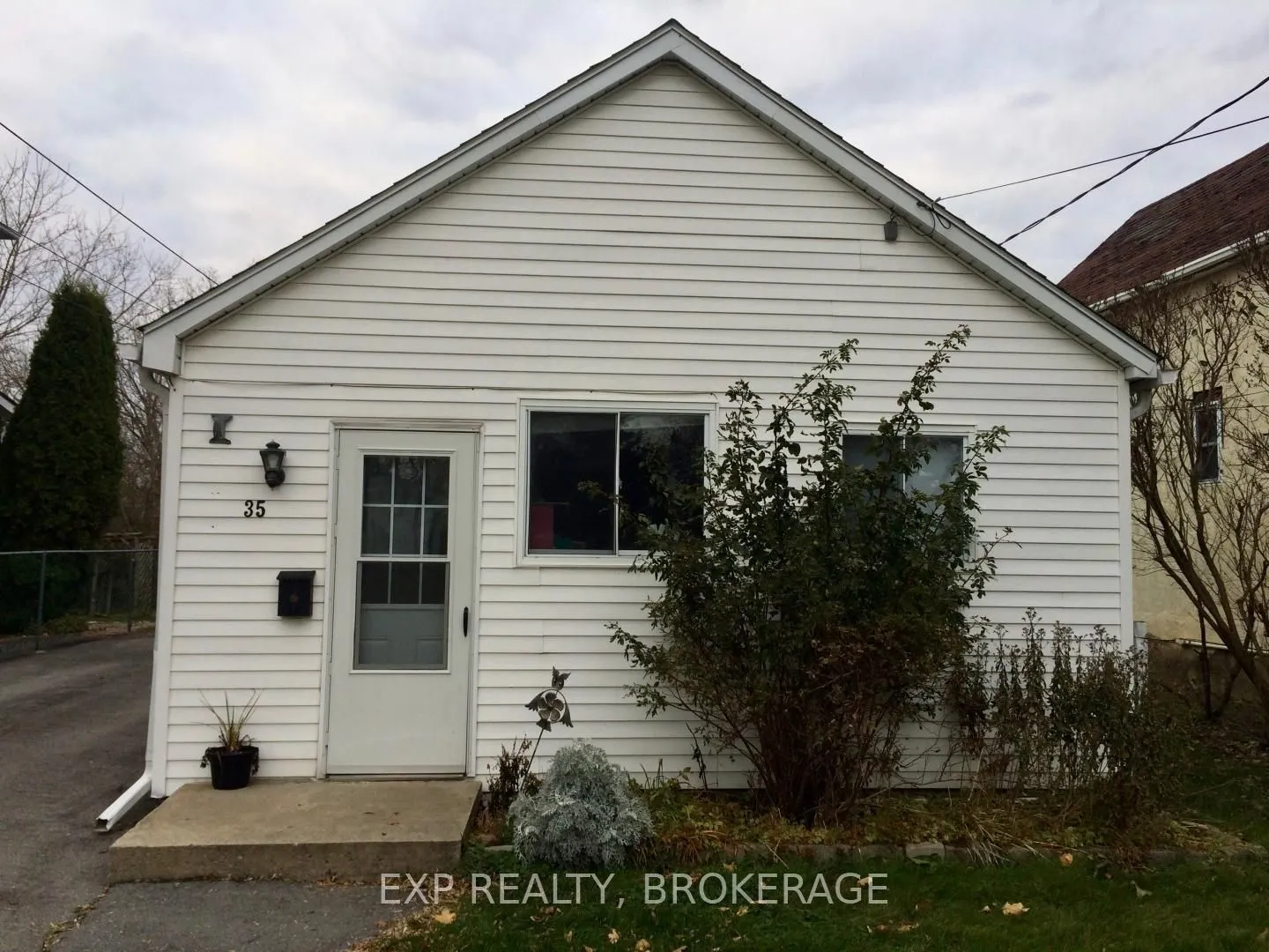 35 MACCAULEY Street