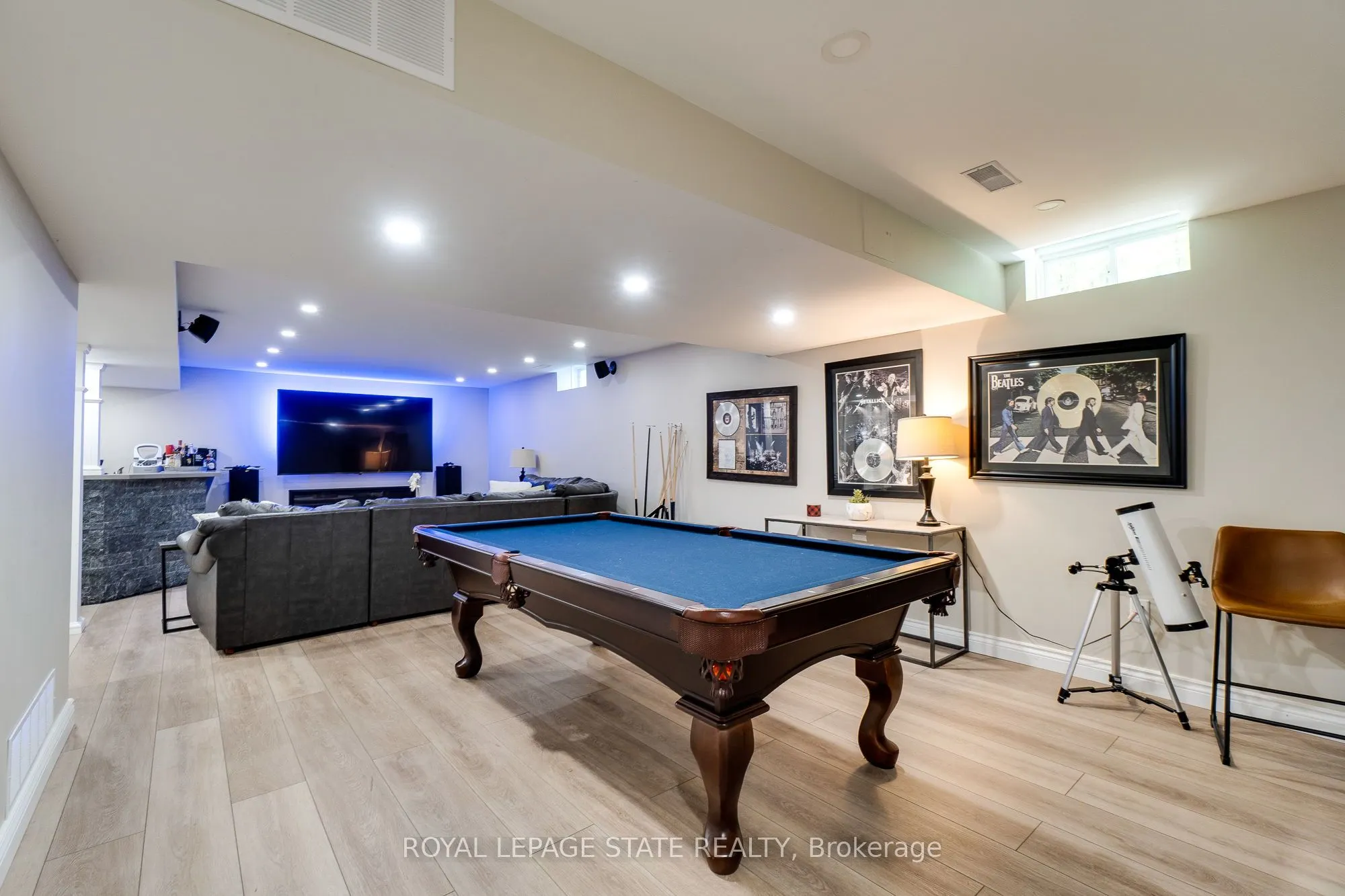 274 Springvalley Crescent