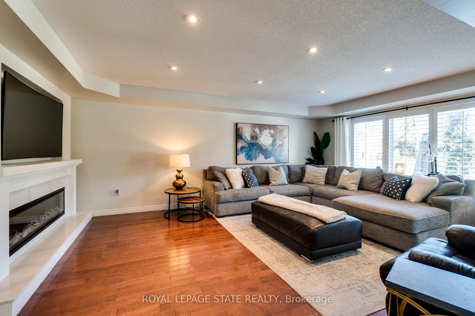 274 Springvalley Crescent