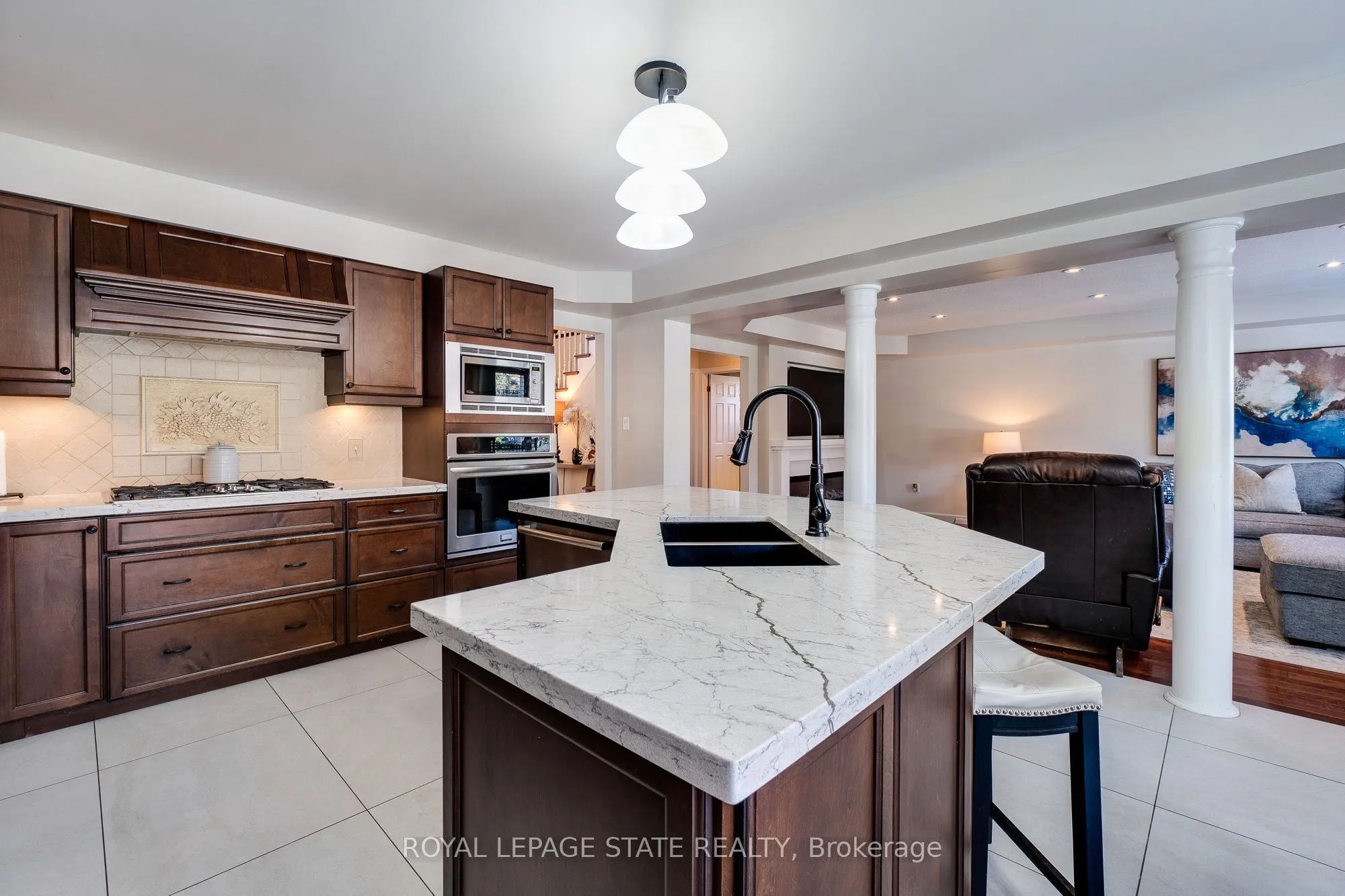 274 Springvalley Crescent