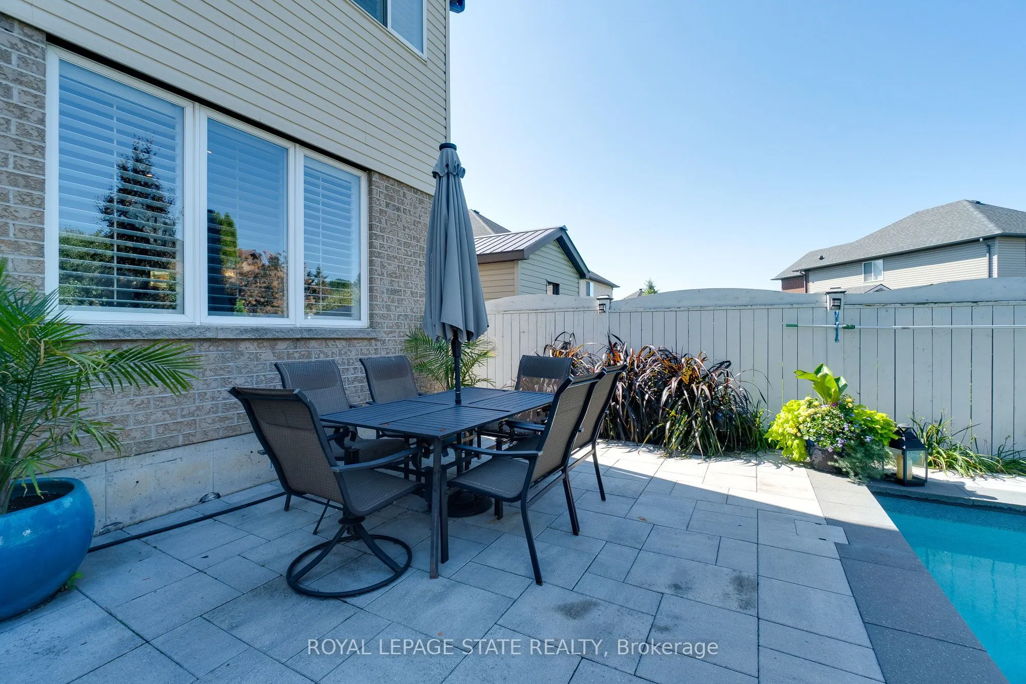 274 Springvalley Crescent