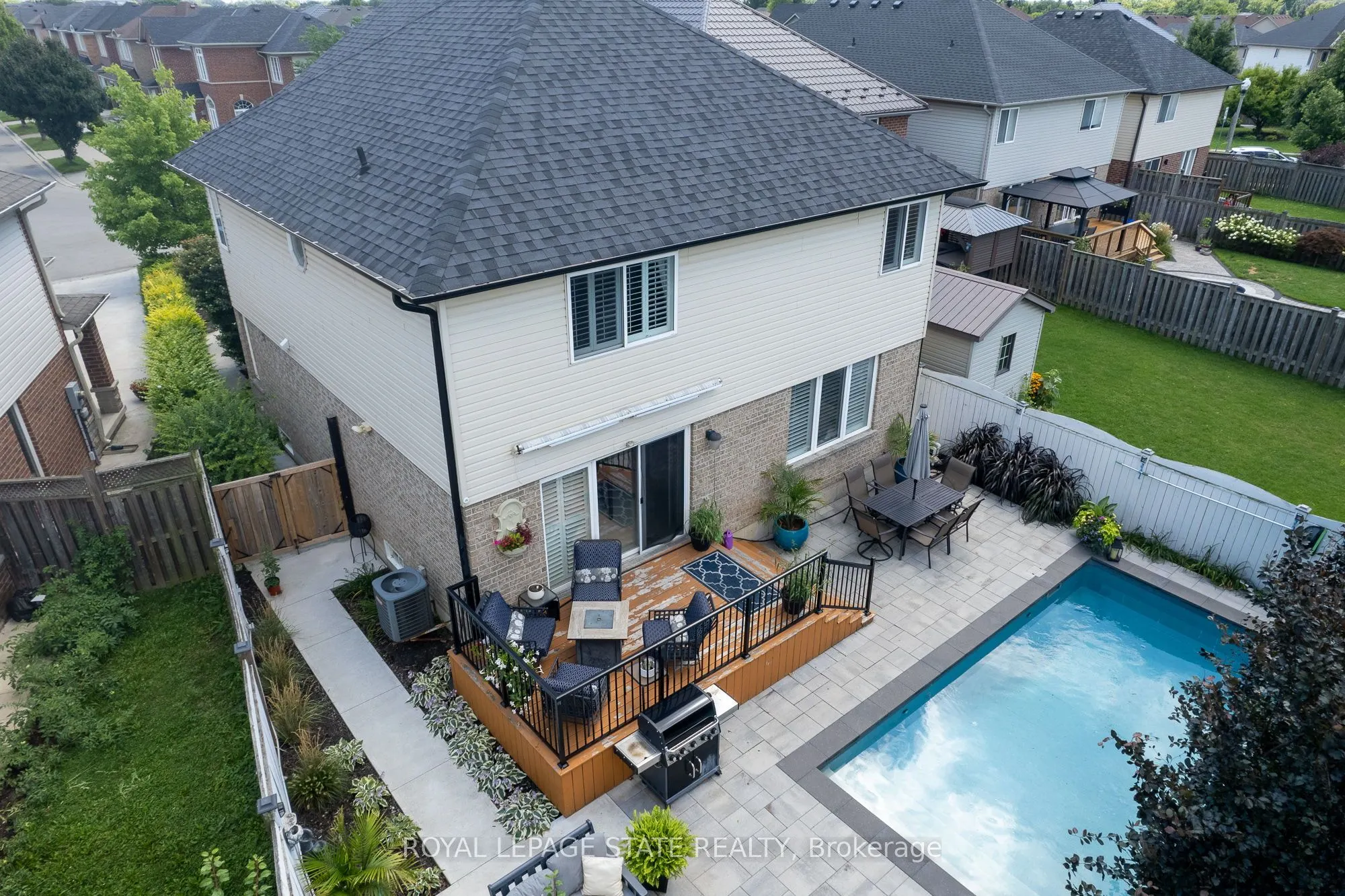 274 Springvalley Crescent