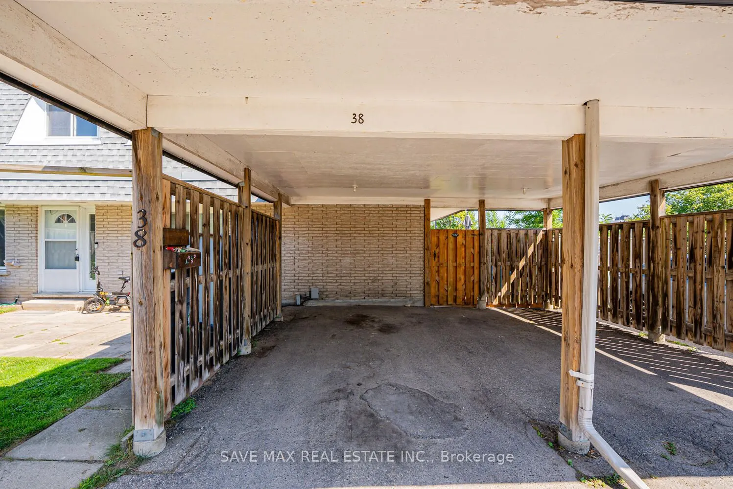 14 Williamsburg Road, #38