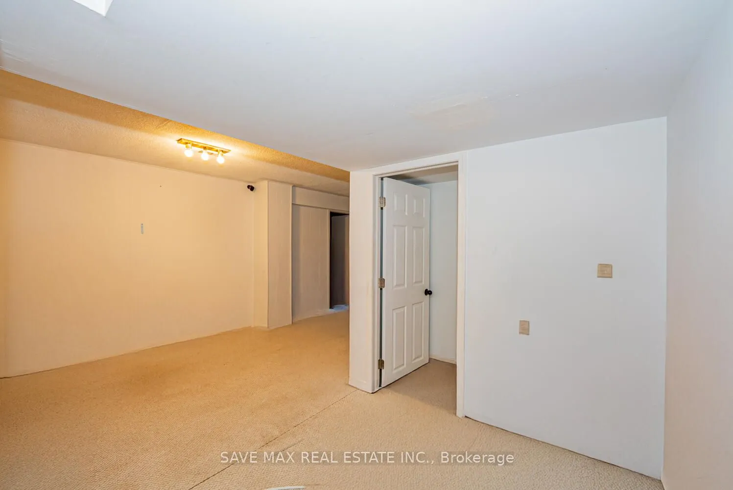 14 Williamsburg Road, #38