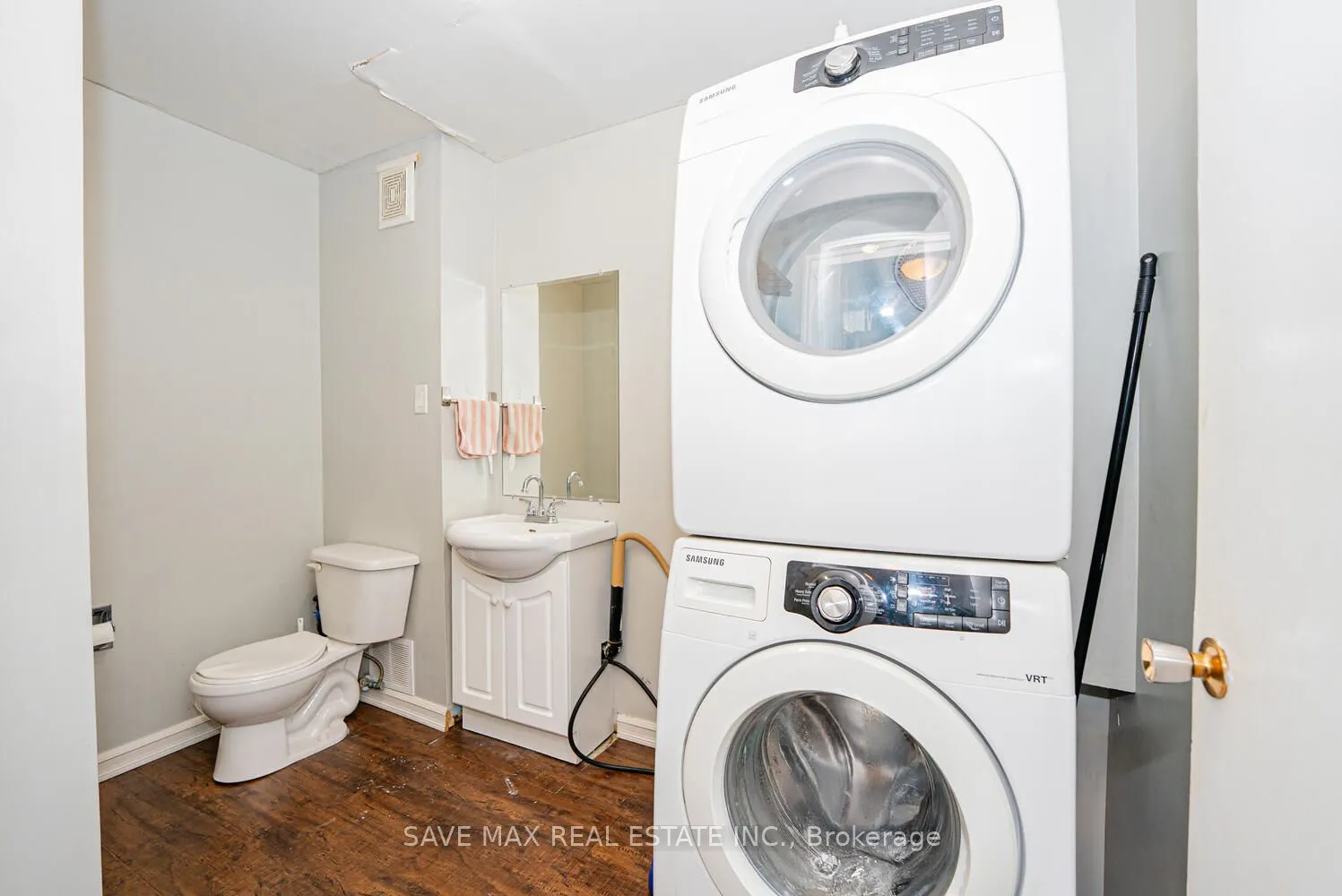 14 Williamsburg Road, #38
