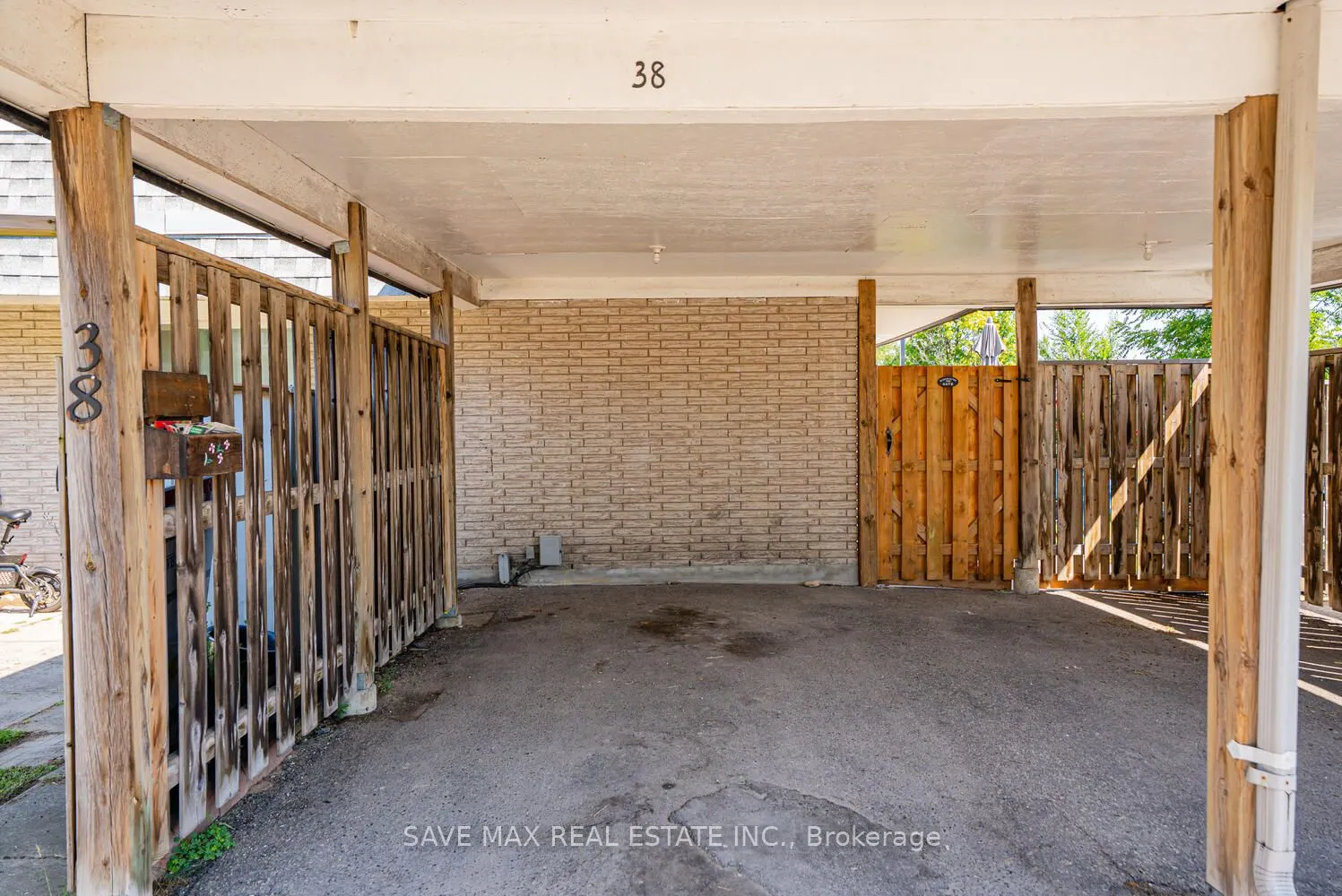 14 Williamsburg Road, #38