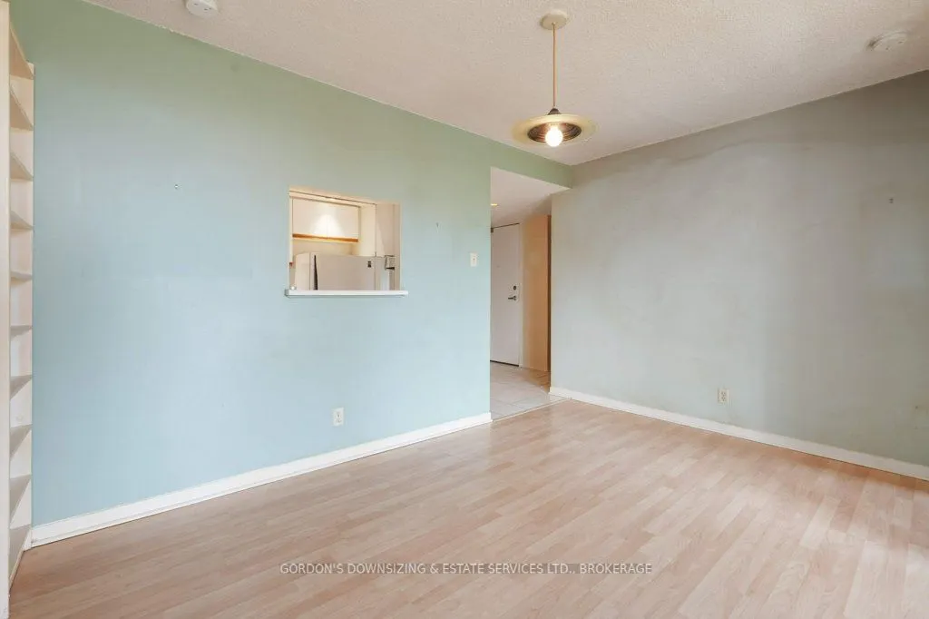 35 Holland Avenue, #411